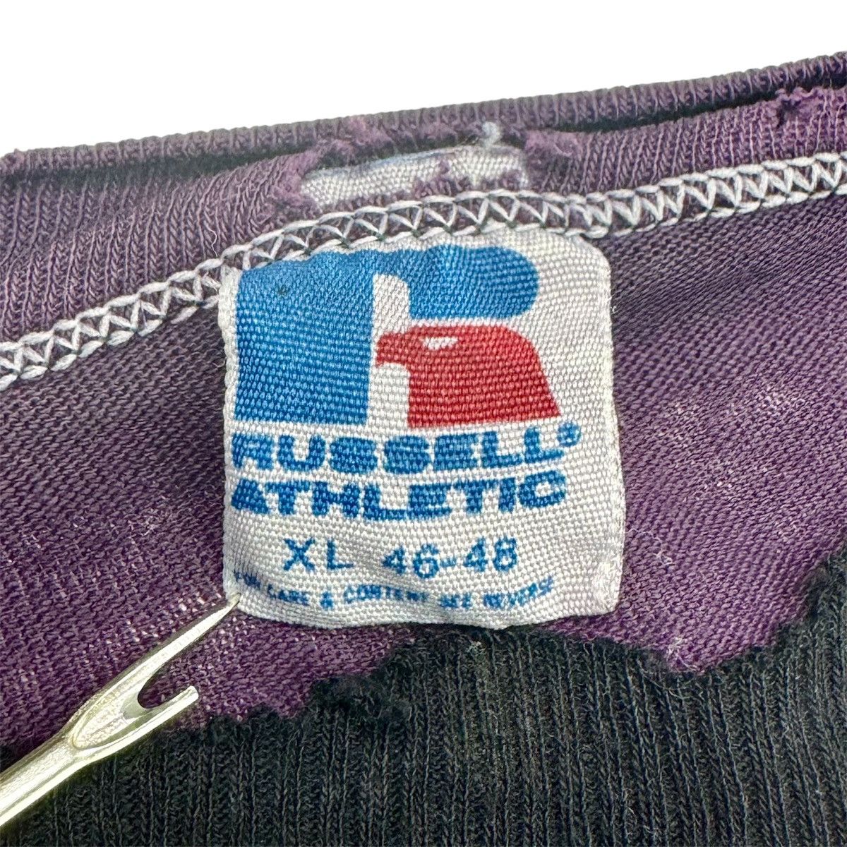 Russell Athletic VINTAGE THRASHED FADED REPAIRED PURPLE T-SHIRT Size US M / EU 48-50 / 2 - 6 Thumbnail
