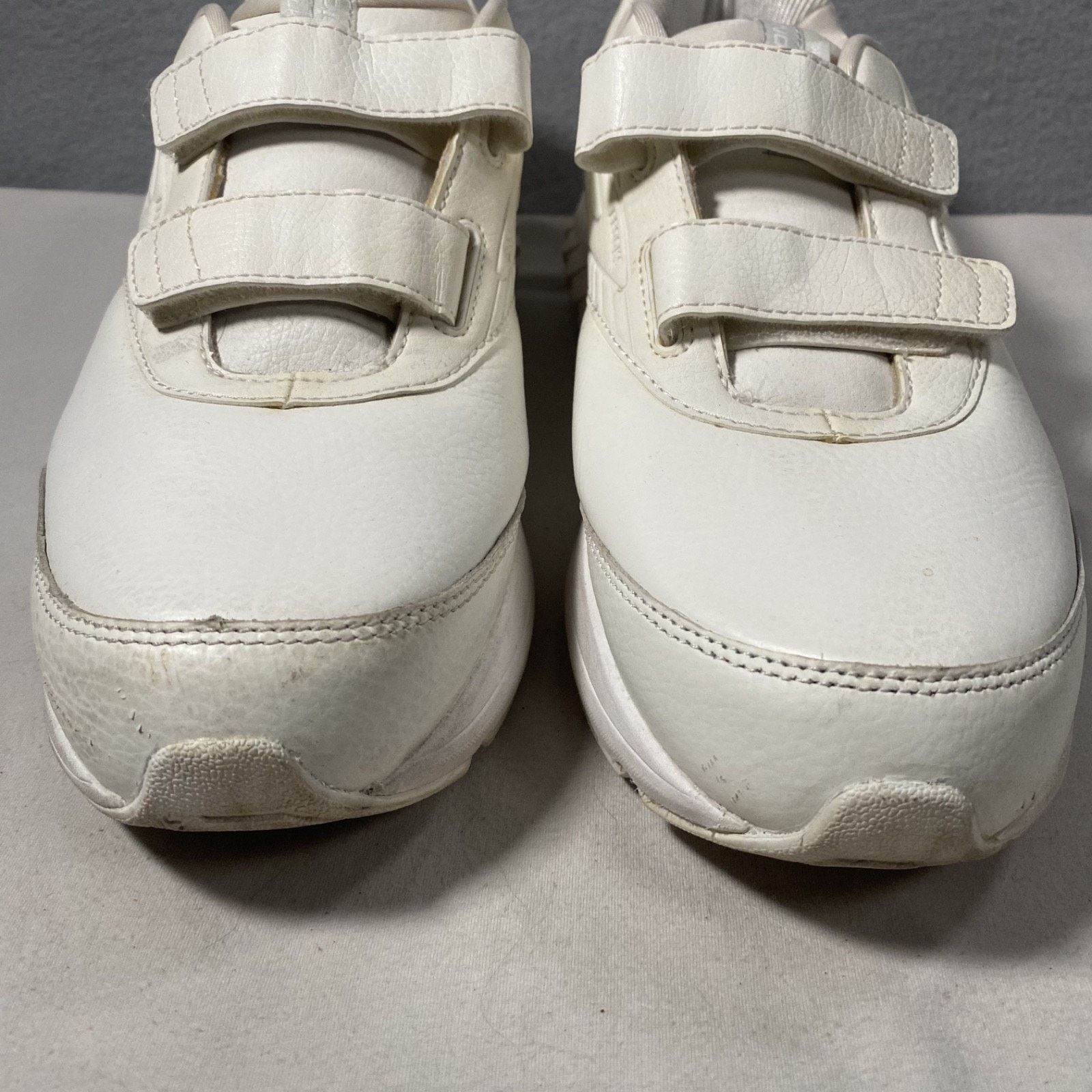 Brooks Brooks Addiction Walker 2 Leather Shoes V Strap Mens 11.5 Size US 11.5 / EU 44-45 - 3 Thumbnail
