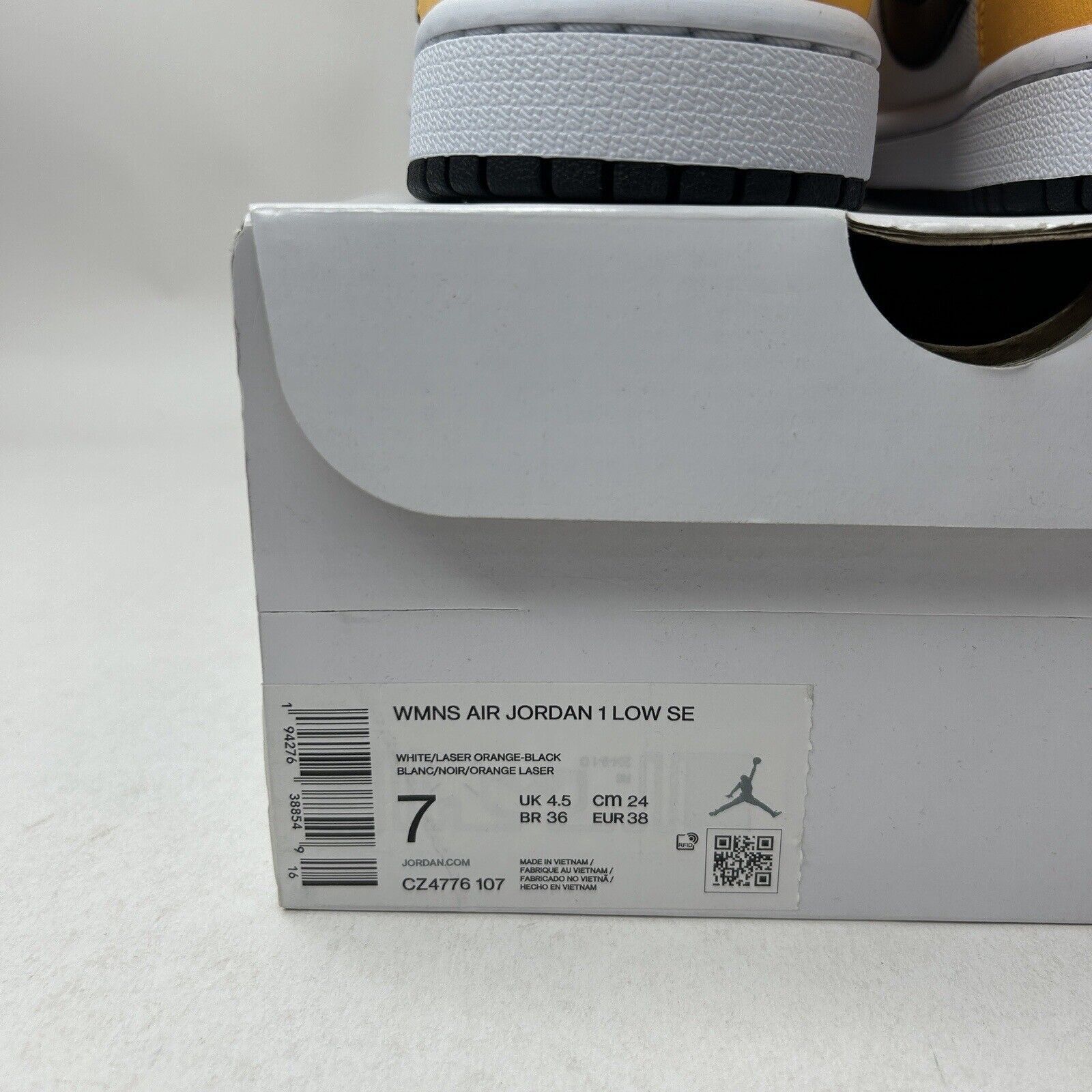Nike Nike Air Jordan 1 Retro Low SE WMNS “Laser Orange” 2023 Size US 7 / IT 37 - 5 Thumbnail