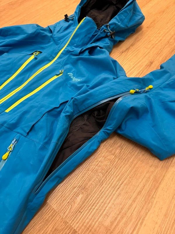 Bergans Bergans 1130 Trolltind Jkt Jacket Ski Recco Dermizax size M Size US M / EU 48-50 / 2 - 8 Thumbnail