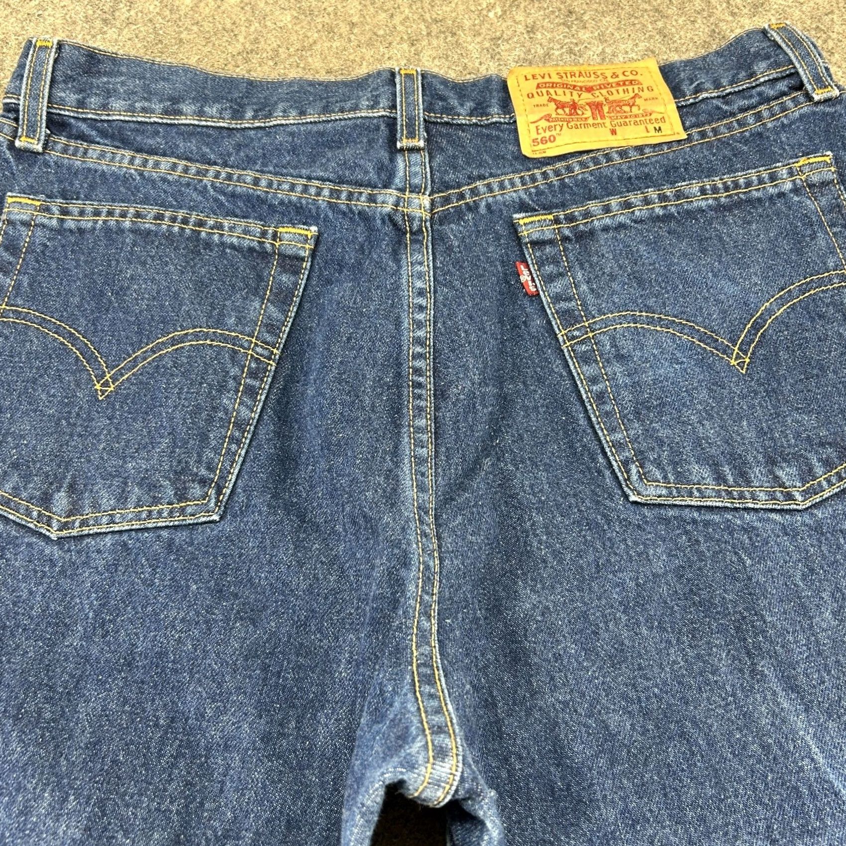 Levi's VINTAGE Levi's 560 Jeans Women 14 Blue Relaxed Straight 90s Mexico Denim Pocket Zipper Button 5-Pocket USA Size 36" / US 14 / IT 50 - 5 Thumbnail