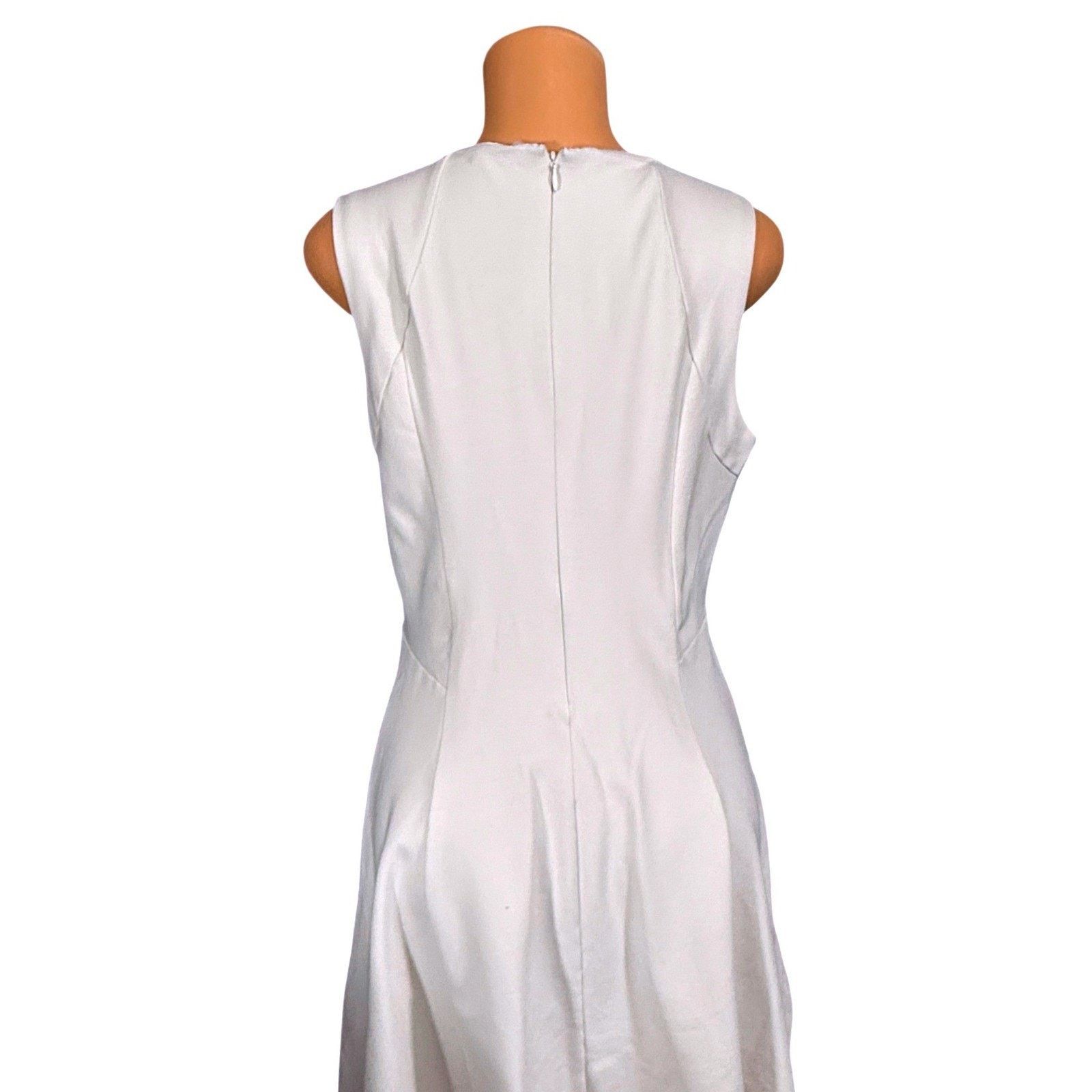 White House Black Market White House Black Market Sleeveless Fit and Flare Dress M Size M / US 6-8 / IT 42-44 - 4 Thumbnail