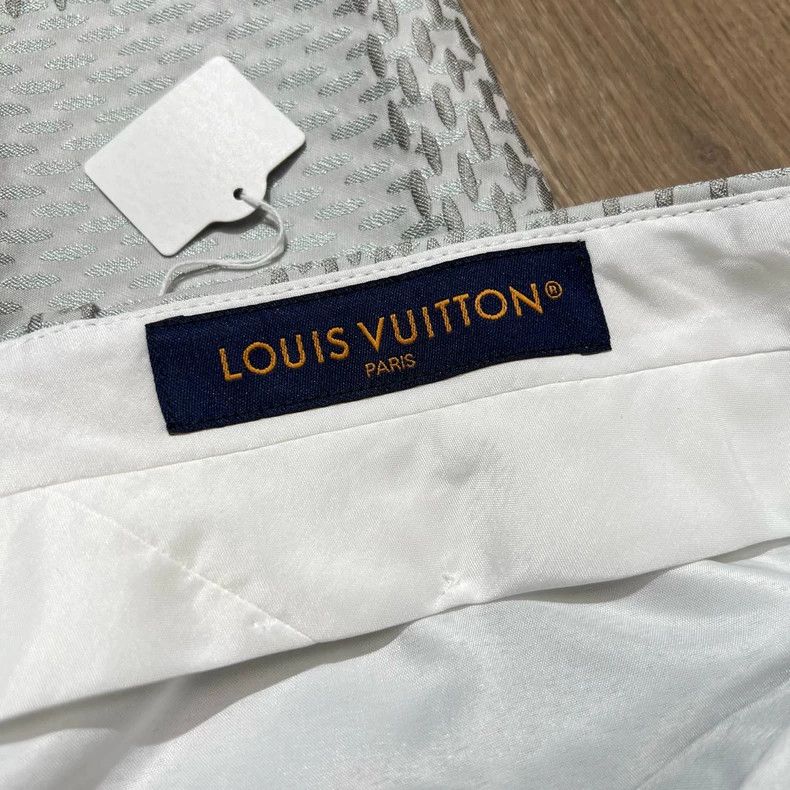 Louis Vuitton LOUIS VUITTON size US 60 Silver Grey Checkerboard Alphabet Size US 44 / EU 60 - 5 Thumbnail