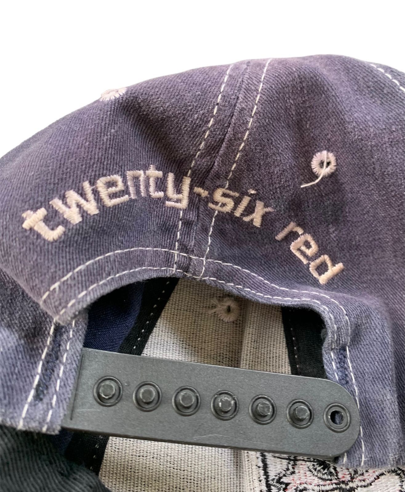 Vintage Vintage 26 Red 90s Cap Size ONE SIZE - 4 Thumbnail