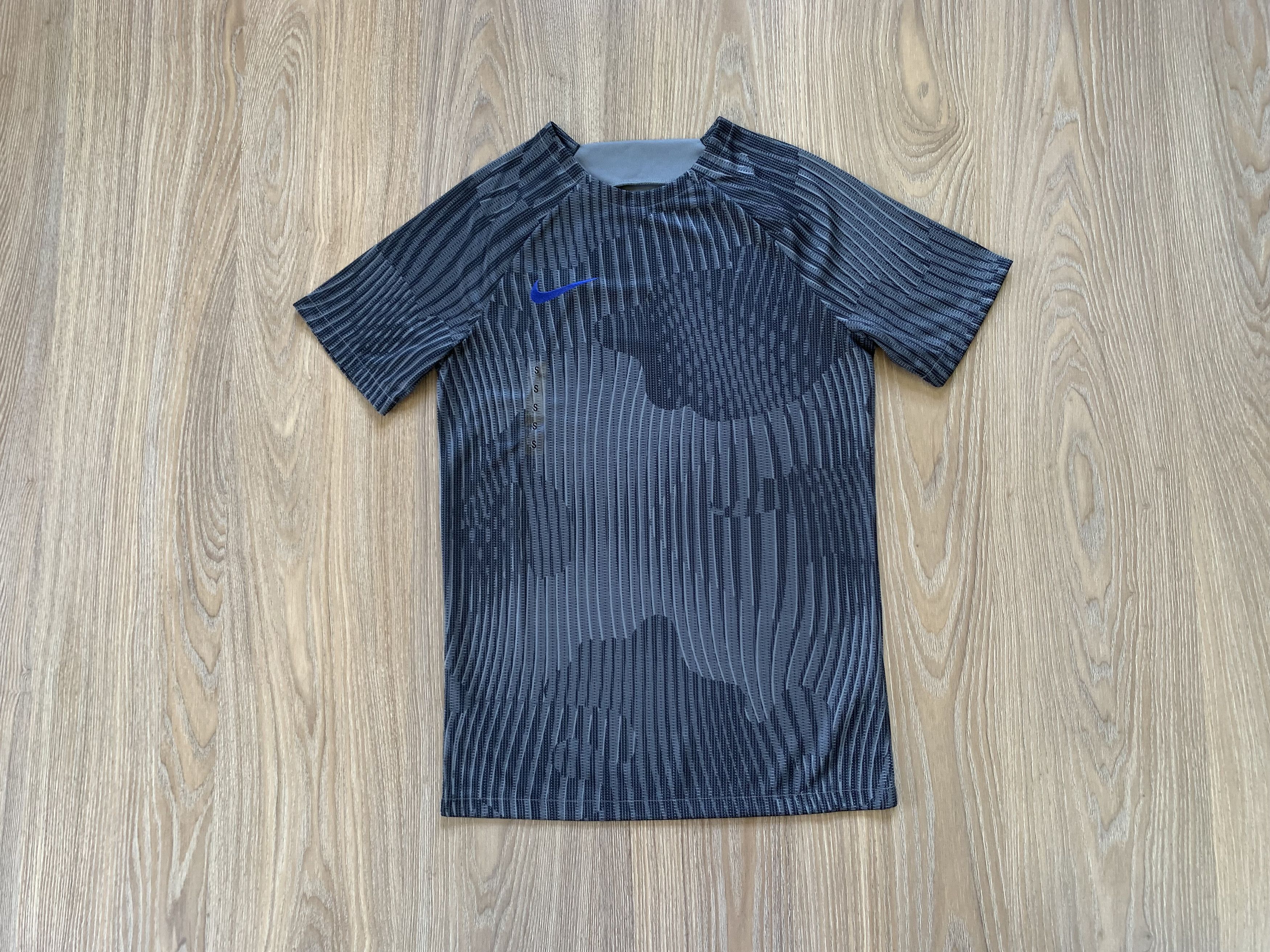 Nike Nike Dri Fit Training Sport T Shirt Size US S / EU 44-46 / 1 - 9 Thumbnail