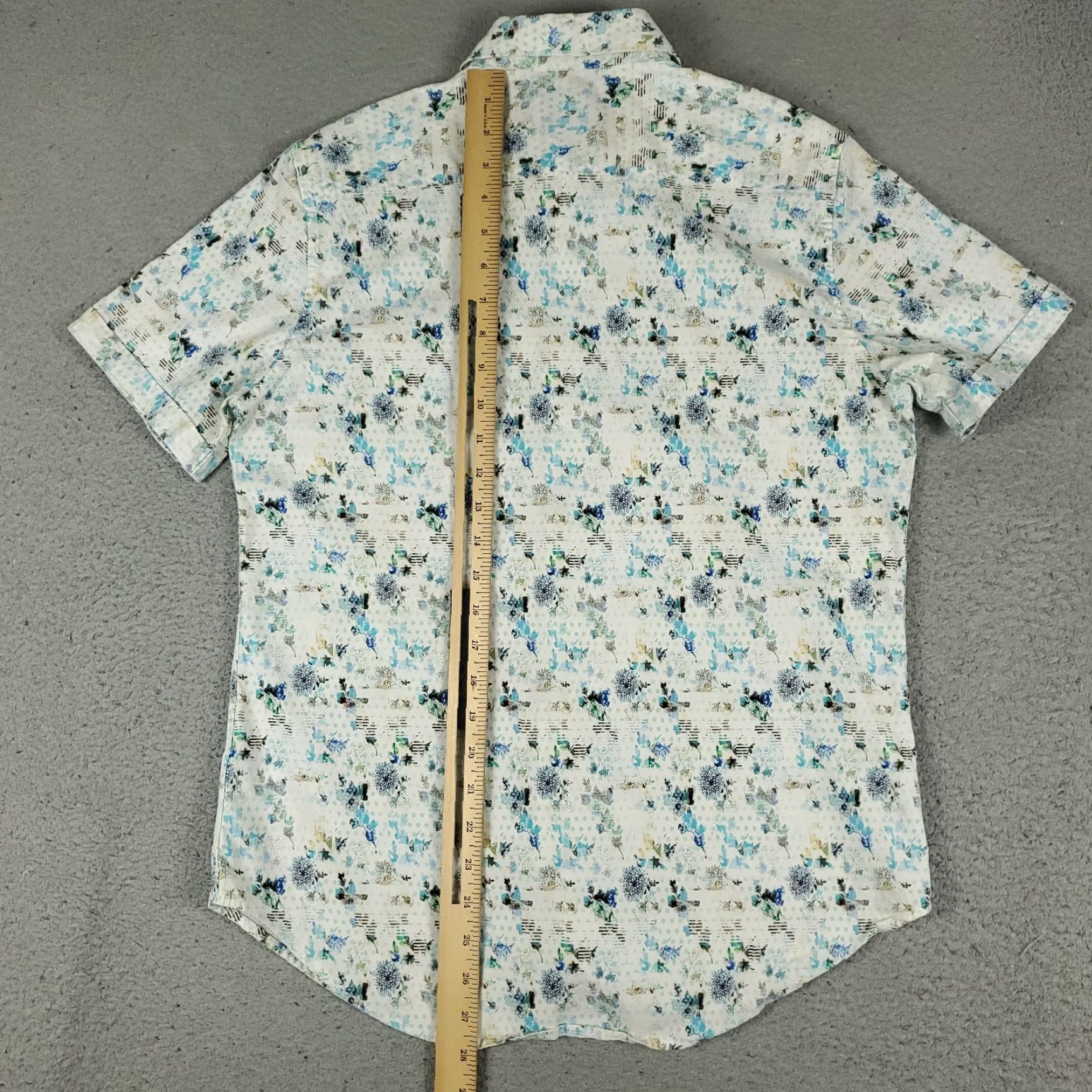 Robert Graham VINTAGE Robert Graham Shirt Mens Medium Blue White Floral Button-Up Short Sleeve Size US M / EU 48-50 / 2 - 3 Thumbnail