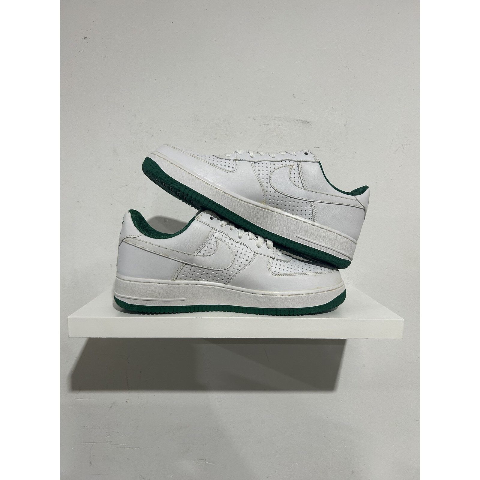 Nike NIKE AIR FORCE 1 PINE GREEN SIZE 10 NEW Size US 10 / EU 43 - 2 Thumbnail