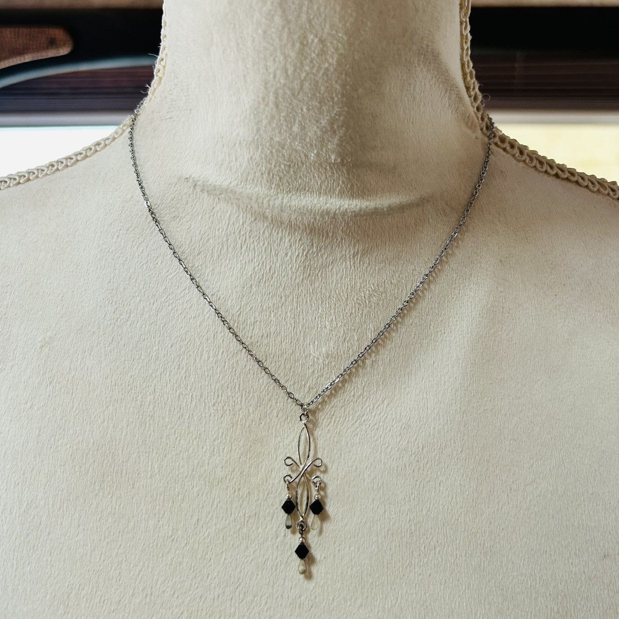 Vintage Vintage black crystal bicone chandelier pendant necklace Size ONE SIZE - 3 Thumbnail