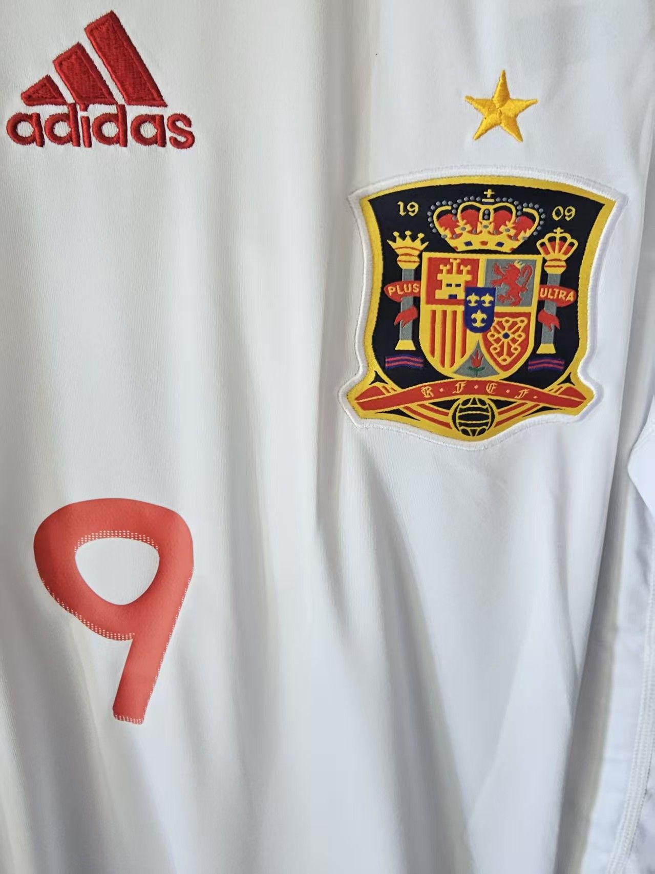 Other Fernando Torres Jersey 2011 2012 Spain White Size US M / EU 48-50 / 2 - 4 Thumbnail