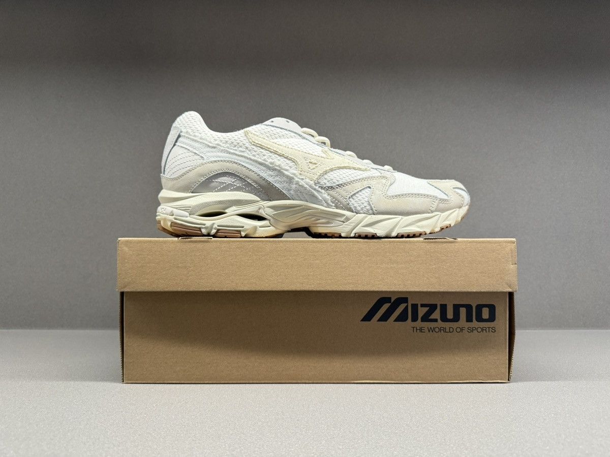 Mizuno Mizuno Wave Rider 10 Premium Sashico Pack Off White Size US 8.5 / EU 41-42 - 3 Thumbnail