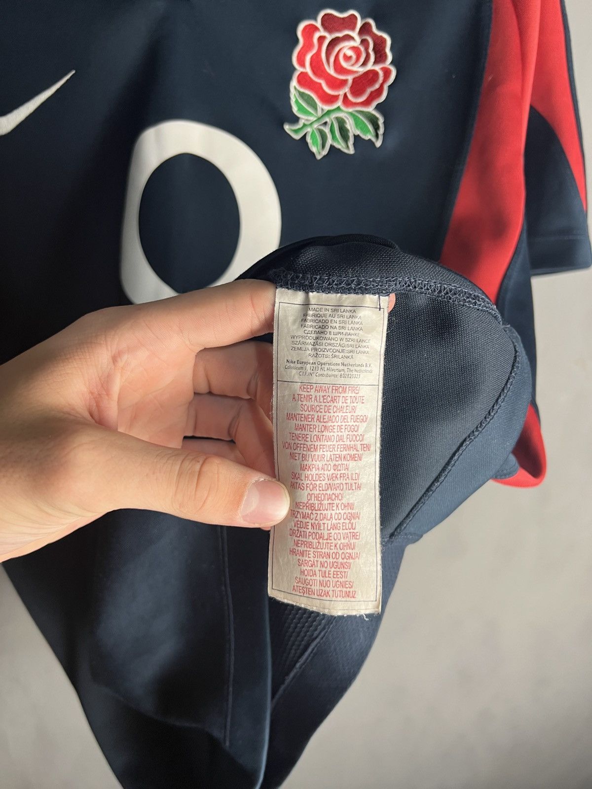 Nike Vintage 00s Nike O2 England rugby jersey Rose black hype y2k Size US M / EU 48-50 / 2 - 7 Thumbnail
