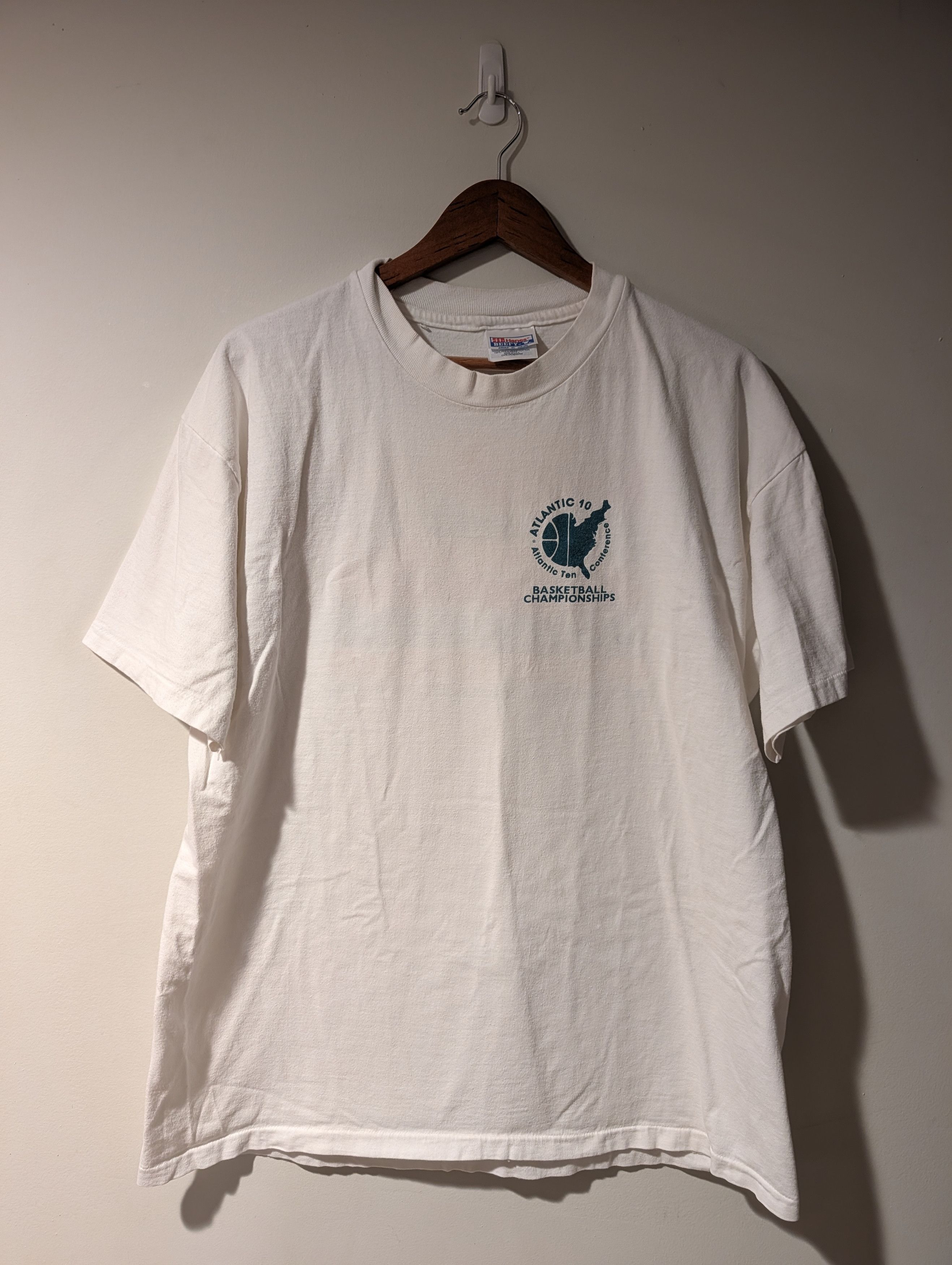 NCAA Vintage 1995 Atlantic 10 Womens Basketball Champion T-Shirt Size US XL / EU 56 / 4 - 4 Thumbnail