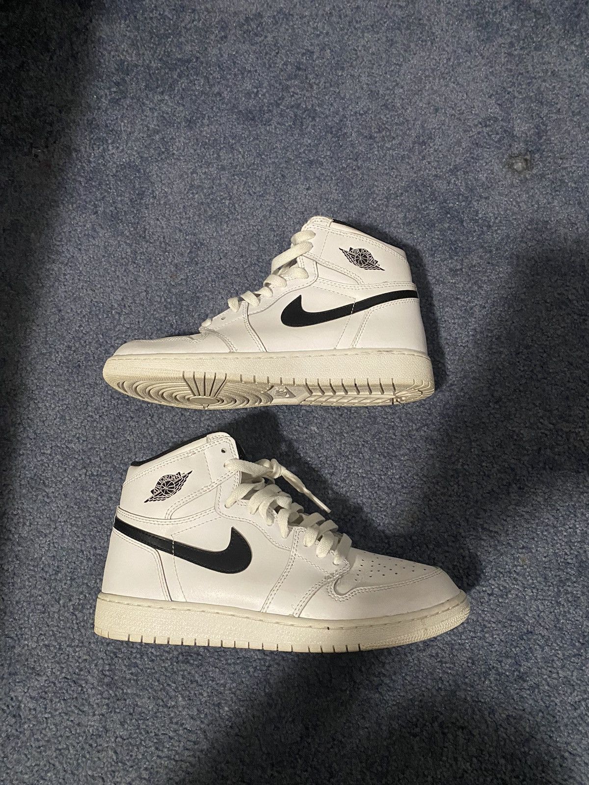 image of Jordan Brand 1 Ying Yang Shoes in White, Men's (Size 7)