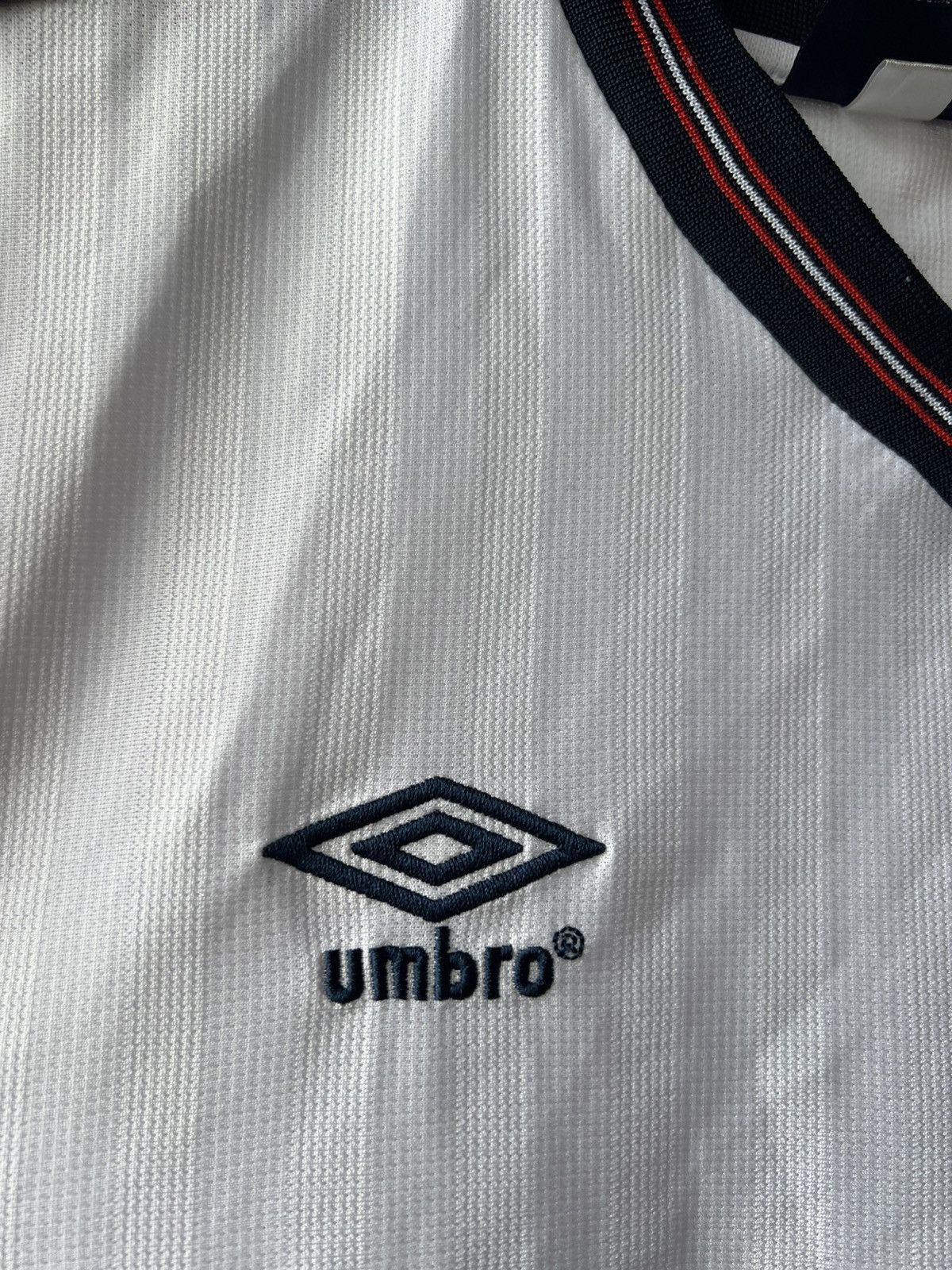 Umbro 1986 PROTOTYPE ENGLAND TEAM REMAKE SOCCER JERSEY SHIRT L Size US L / EU 52-54 / 3 - 6 Thumbnail