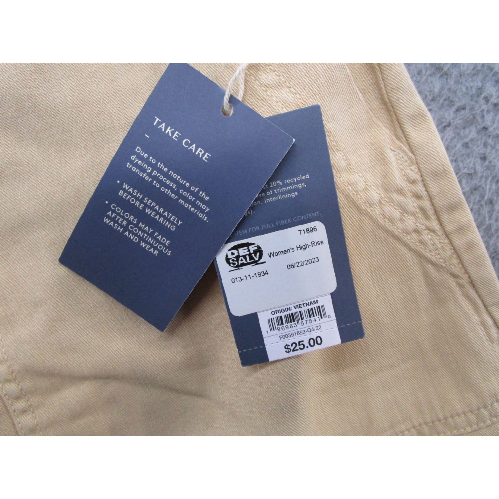 Vintage VINTAGE Universal Thread Women’s Beige Shorts Size 14 Cotton Blend High Rise Mom NEW Size 36" / US 14 / IT 50 - 2 Thumbnail