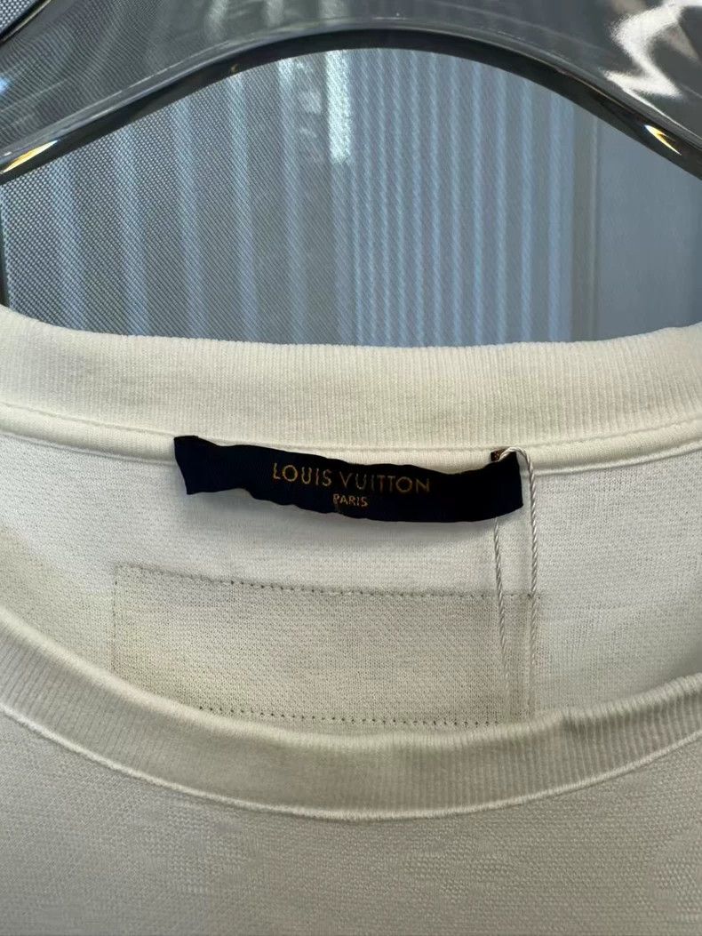 Other Louis Vuitton White beaded marine animal aquarium dark pri Size US L / EU 52-54 / 3 - 3 Thumbnail