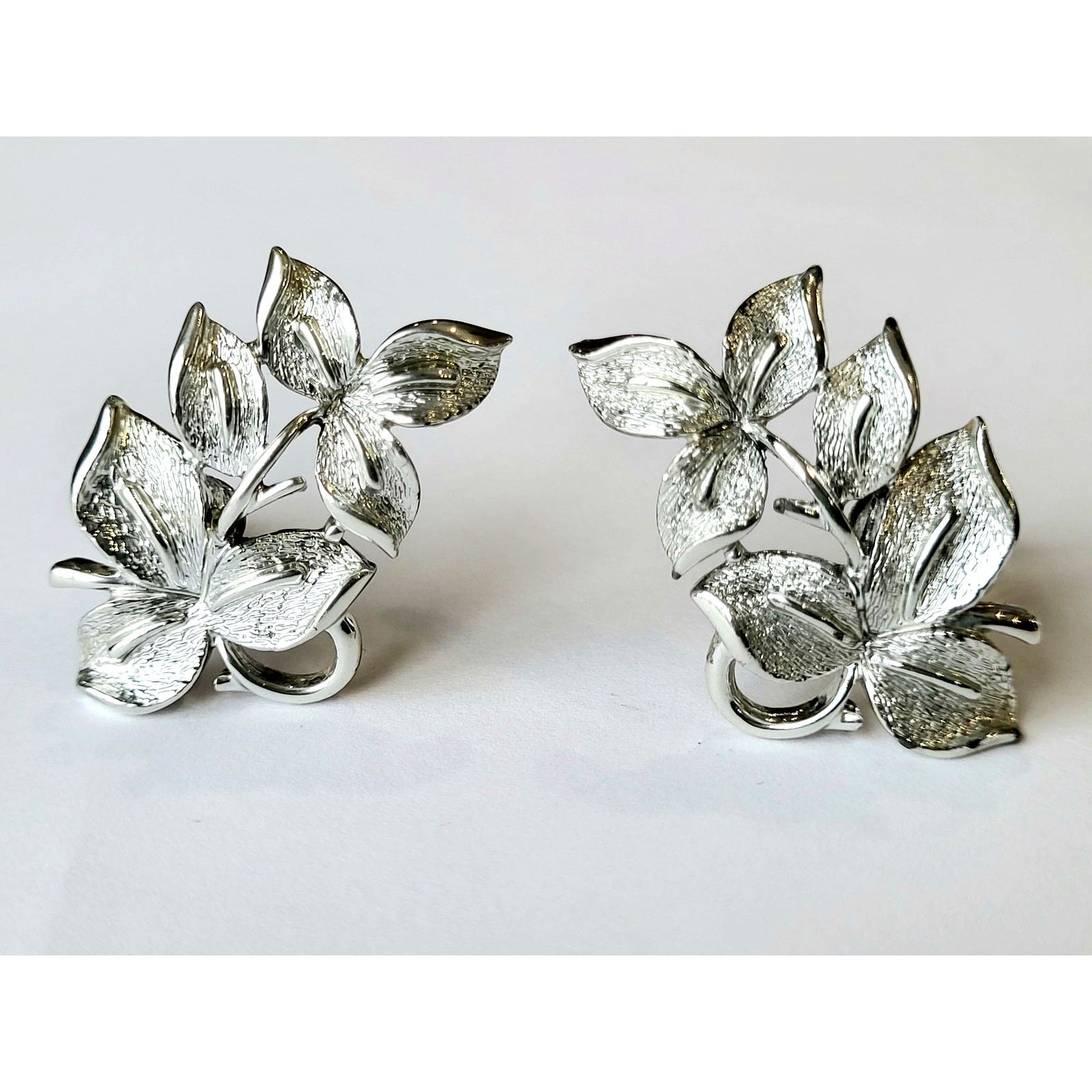Other Coro Silver Leaf Earrings Vintage Clip 50s 60s MCM Signed Size ONE SIZE - 1 Thumbnail