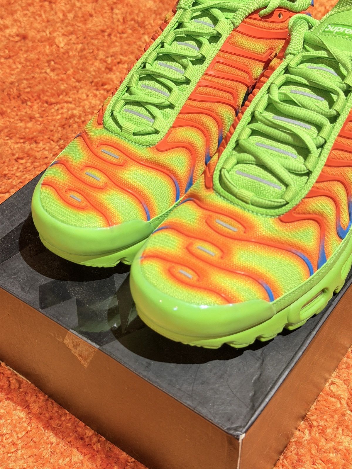 Nike × Supreme Nike Air Max Plus TN x Supreme Shoes Size US 9 / EU 42 - 2 Thumbnail