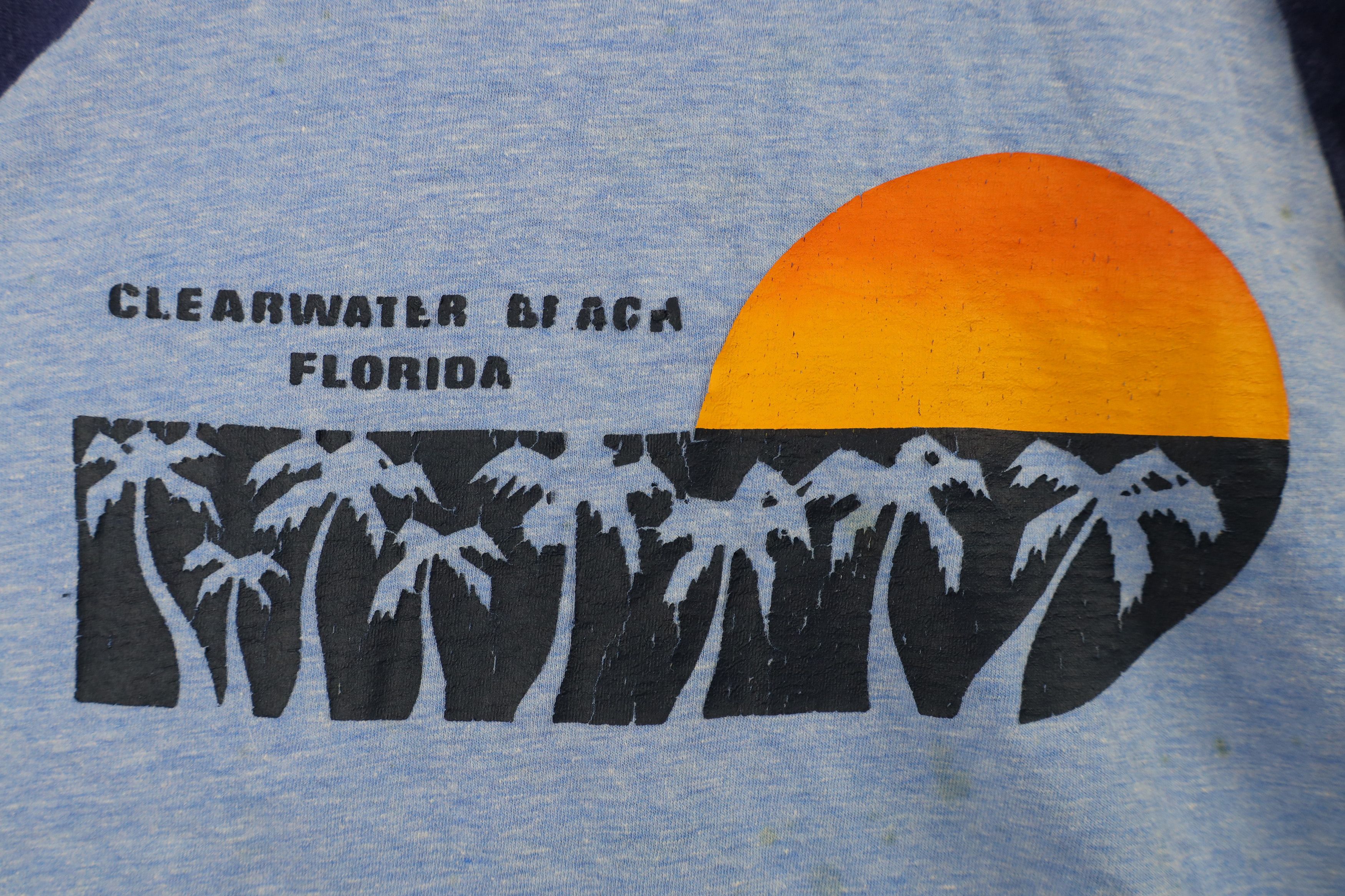 Vintage Vintage 70s 80s Streetwear Beach Raglan T-Shirt USA Size US L / EU 52-54 / 3 - 4 Thumbnail
