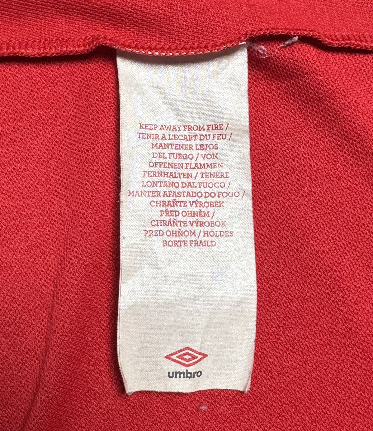 Umbro England 2010 2011 Away Football Shirt Soccer Jersey Umbro Size US M / EU 48-50 / 2 - 8 Thumbnail