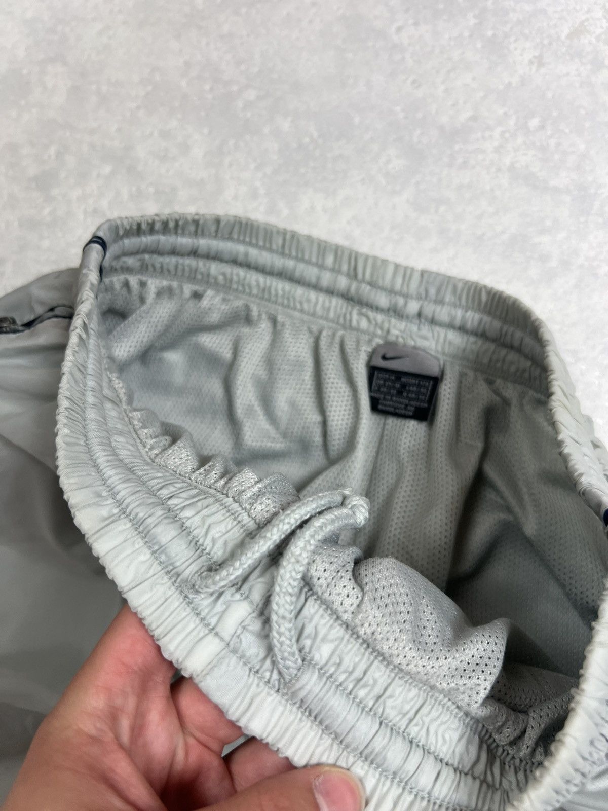 Nike 90s Nike Swoosh Vintage Y2K Gorpcore Parachute Nylon Pants Size US 32 / EU 48 - 4 Thumbnail