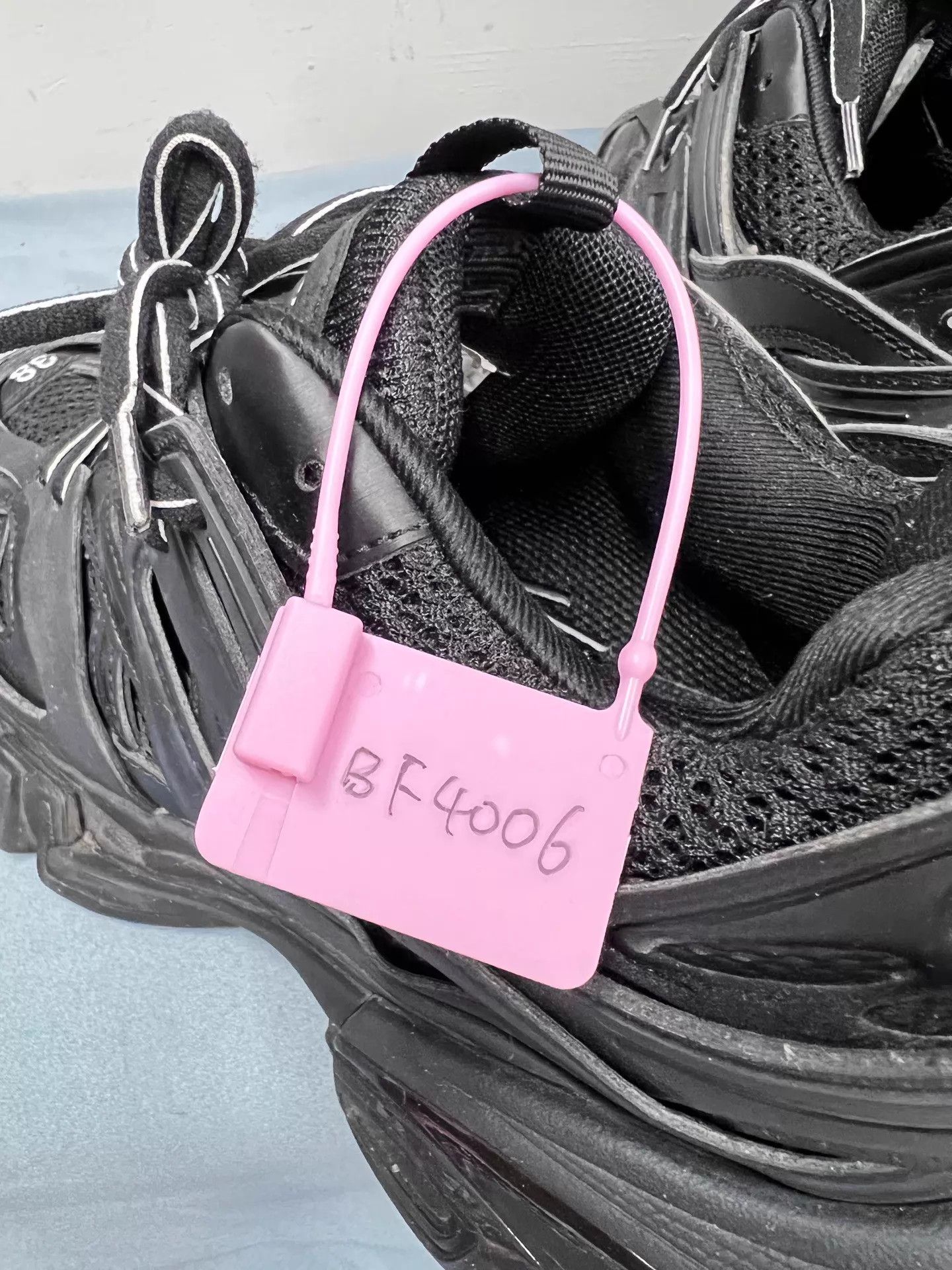 Balenciaga Balenciaga Track Vintage Black Low Dad Shoe 38 Size US 7.5 / IT 37.5 - 8 Thumbnail