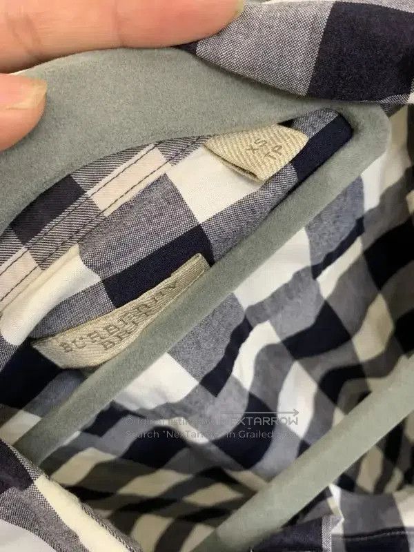 Burberry Burberry Women's Summer Checkered Short Sleeve Shirt. Size XS / US 0-2 / IT 36-38 - 4 Thumbnail