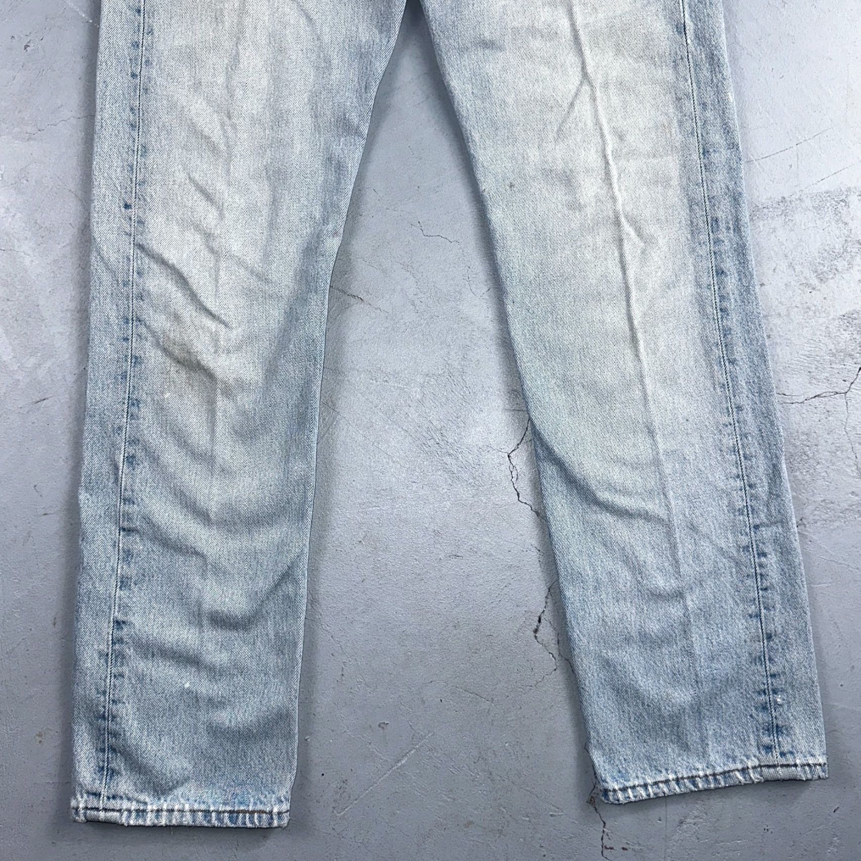 Levi's VINTAGE Levi's 501 Jeans Women 30x32 Straight Leg 90s USA Blue Light Wash Denim Size 30" / US 8 / IT 44 - 3 Thumbnail