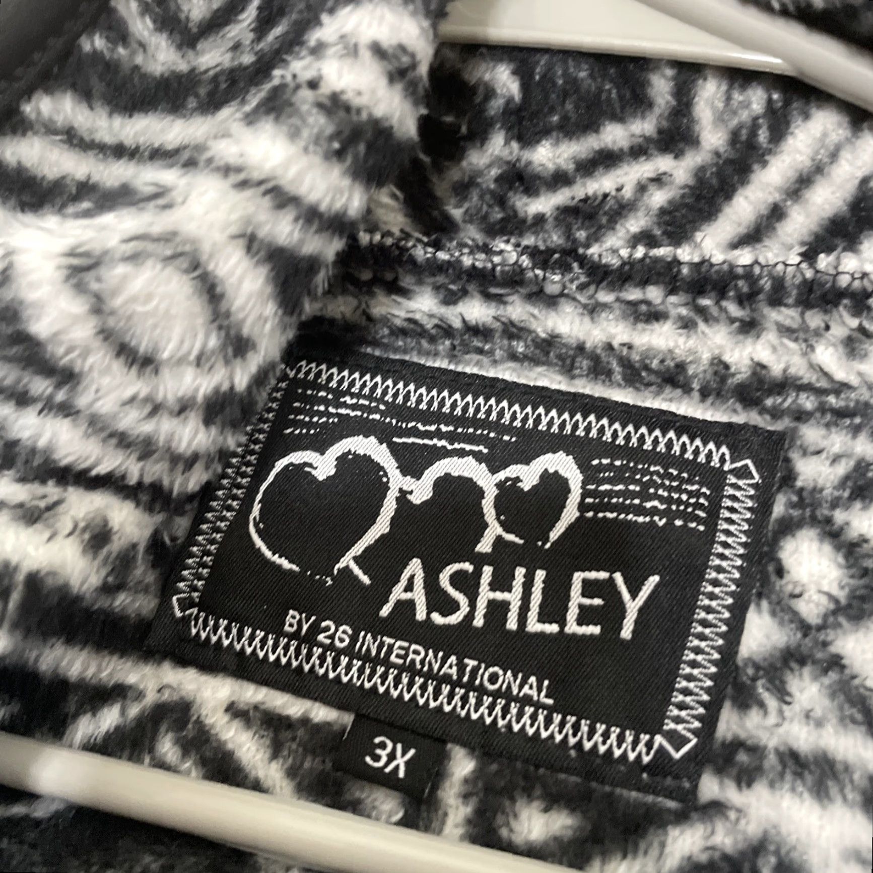Vintage VINTAGE Ashley Open Fleece Wrap Women 3X Geometric Black White Southwestern Cardigan Size XXL / US 16-18 / IT 52-54 - 4 Thumbnail