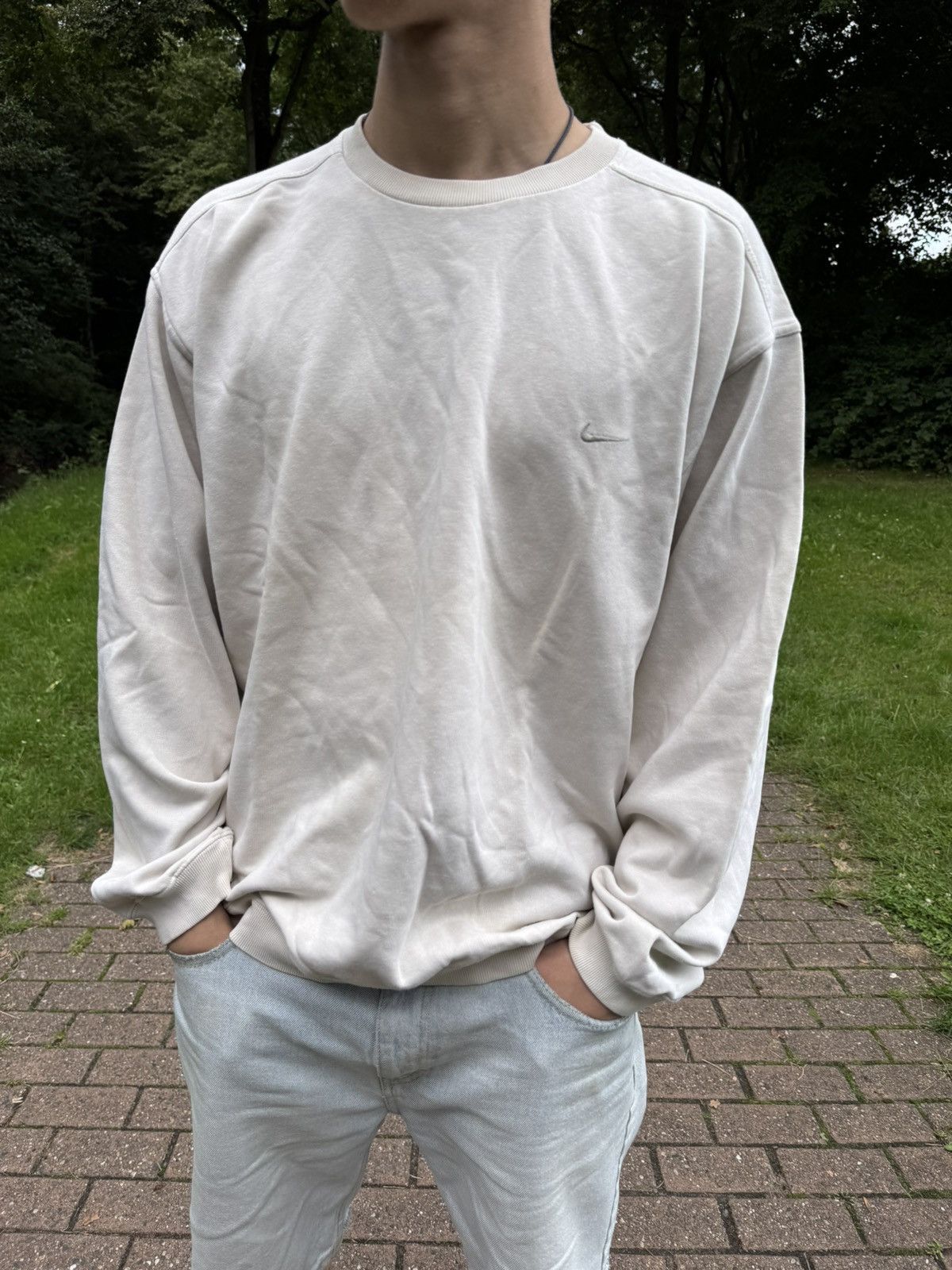 Nike Vintage Nike Embroidered Mini Swoosh Sweatshirt – Cream Size US L / EU 52-54 / 3 - 4 Thumbnail