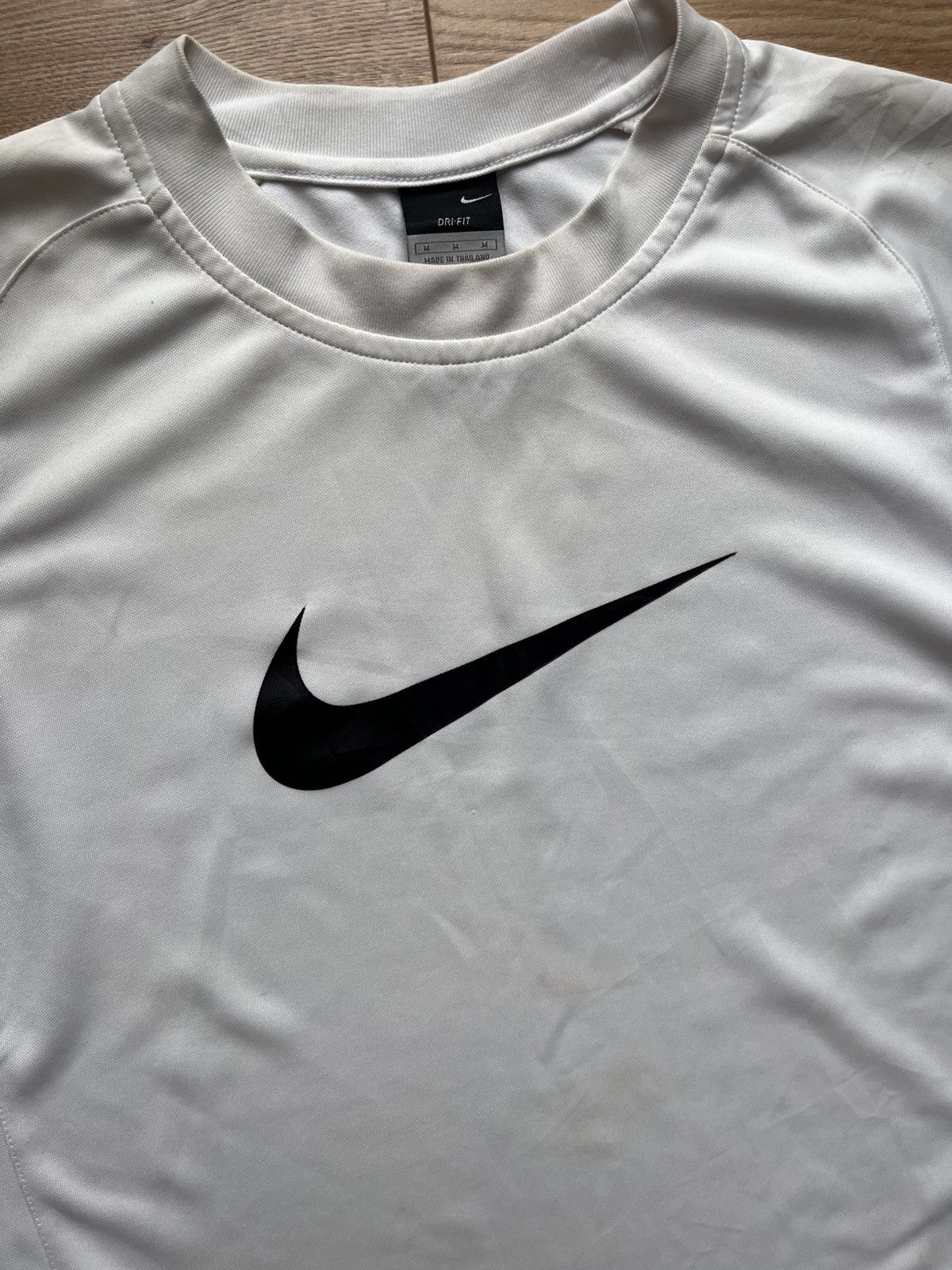 Nike 90’s NIKE TEAM BIG CENTRAL SWOOSH LOGO Y2K RETRO TEE RARE Size US M / EU 48-50 / 2 - 2 Thumbnail