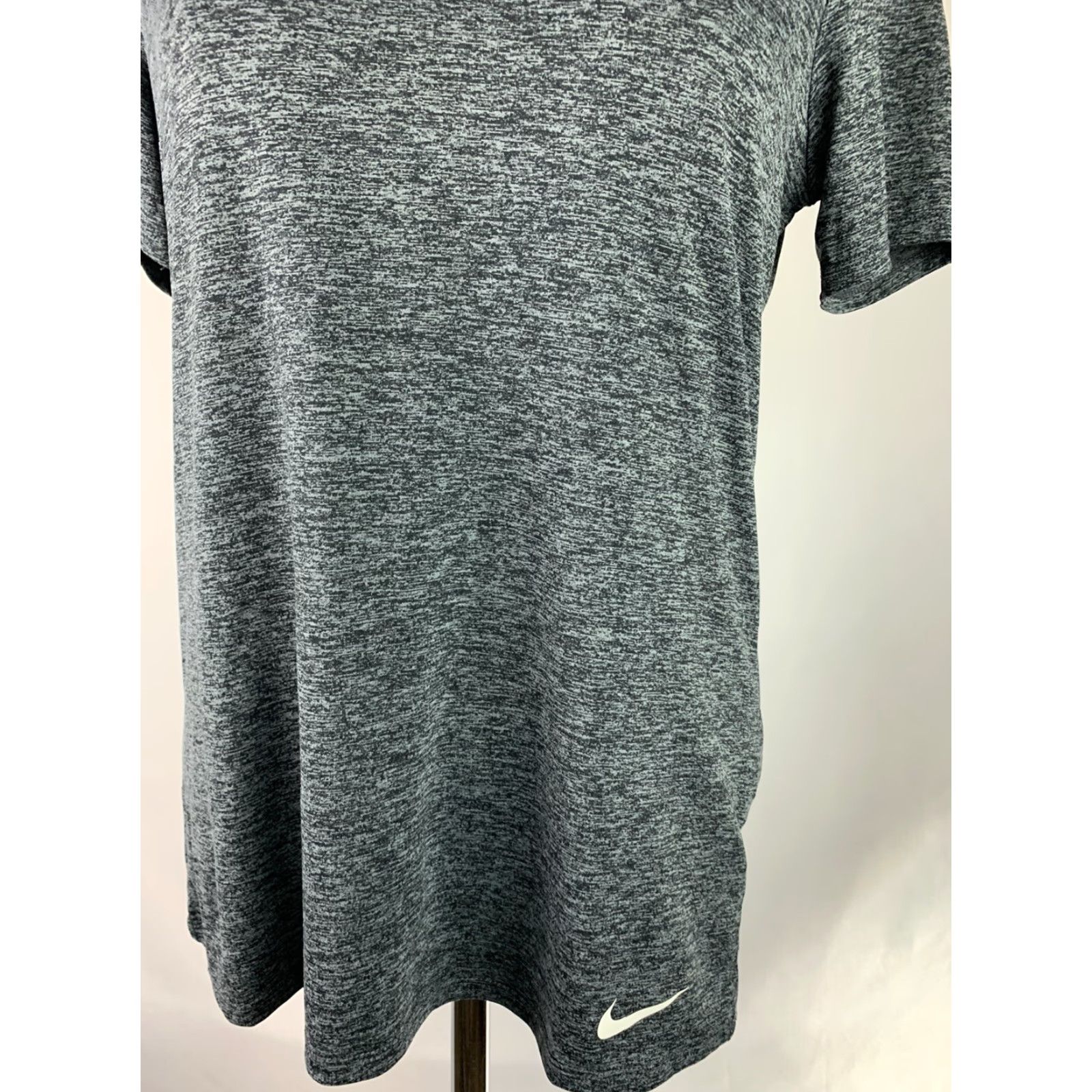Nike Medium Nike Dri-Fit Short Sleeve T Shirt Women's Heather Gray White Swoosh Size M / US 6-8 / IT 42-44 - 5 Thumbnail