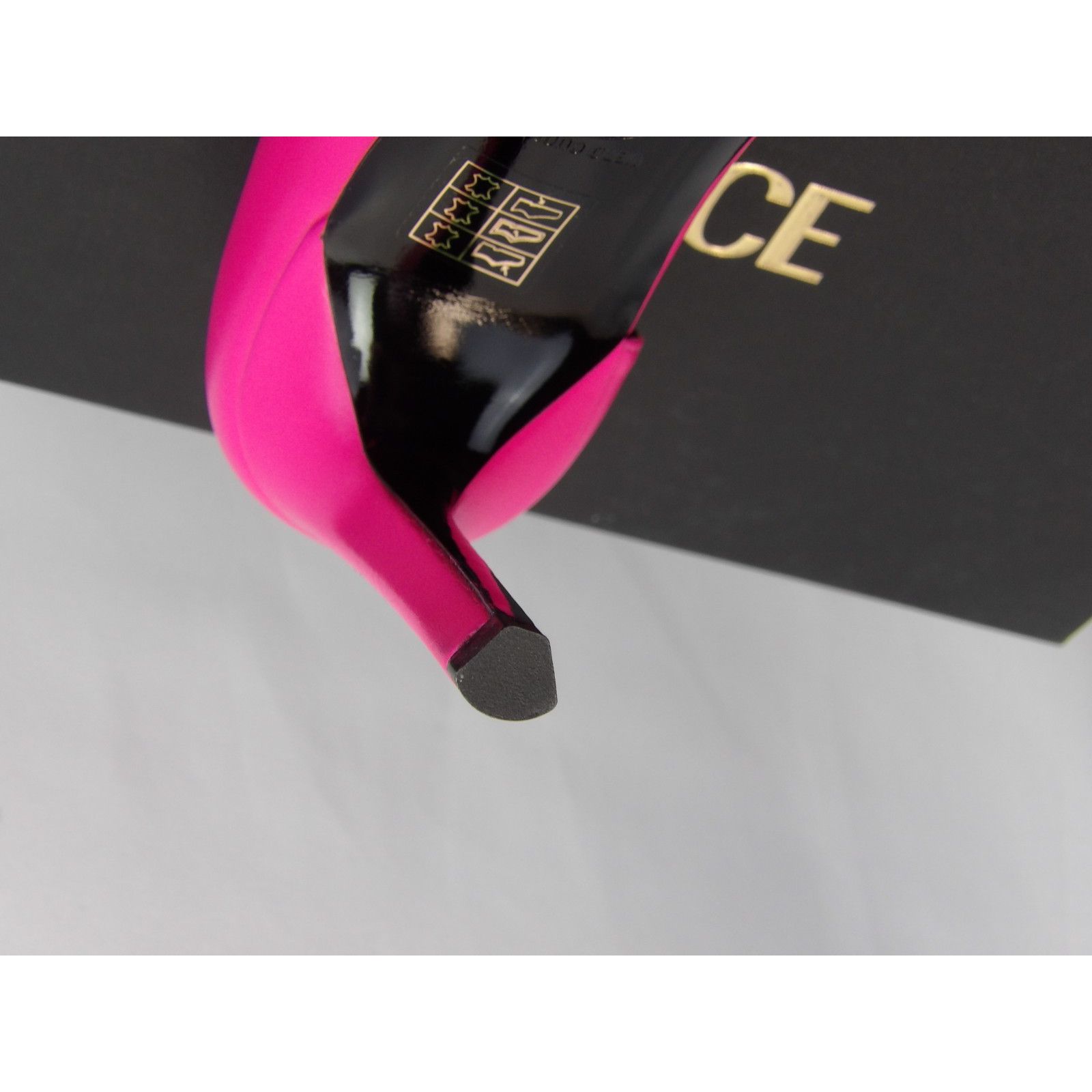 Versace VERSACE PINK LEATHER GOLD MEDUSA HEEL PUMPS 36.5 6.5 SPAIN Size US 6.5 / IT 36.5 - 7 Thumbnail