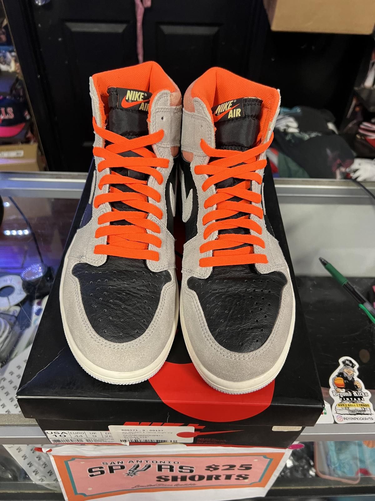 Nike 2019 Jordan High OG ‘Neutral Grey’ Size US 10 / EU 43 - 5 Thumbnail