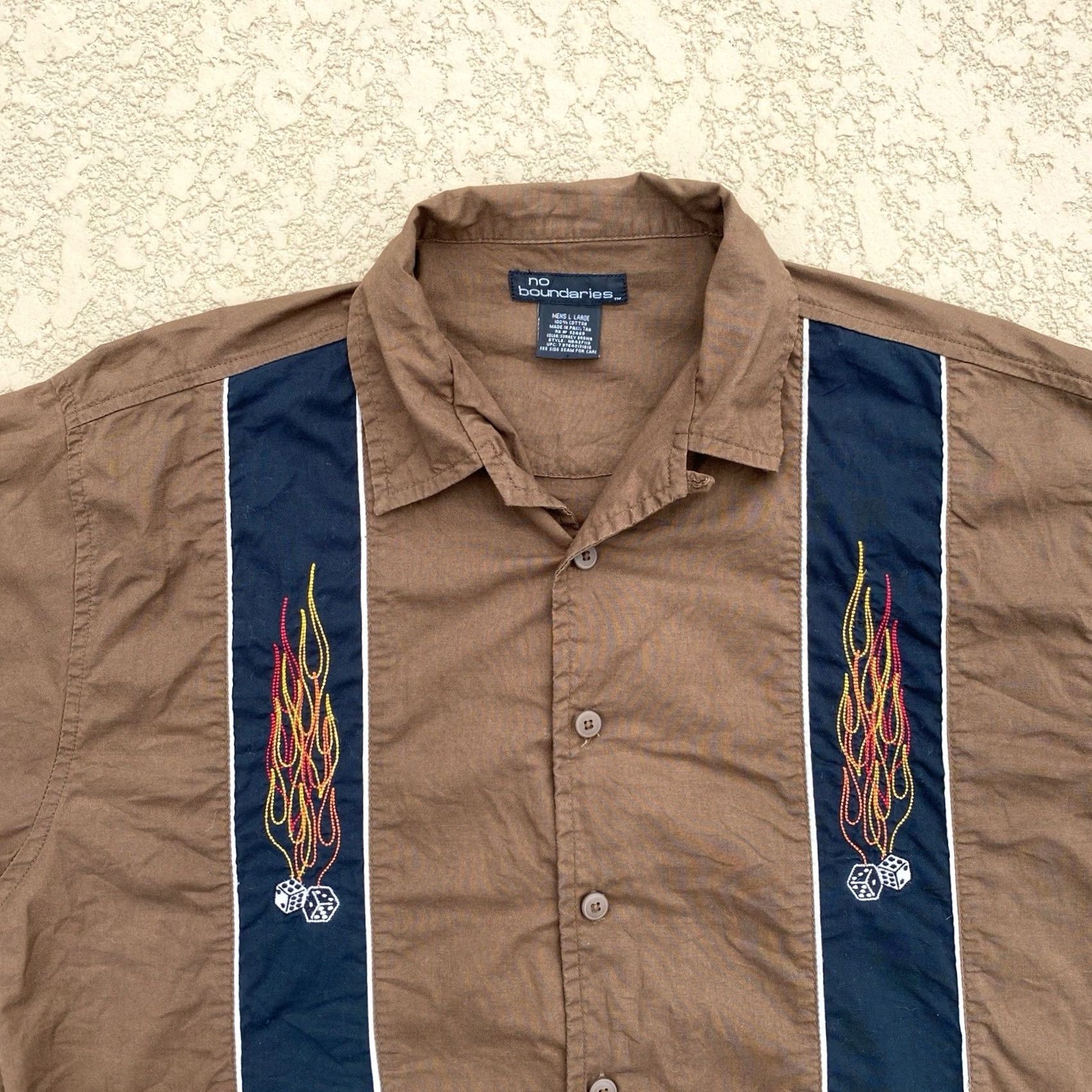 Vintage VINTAGE No Boundries Short Sleeve Lucky Dice Button Up Shirt Mens Large Brown Size US L / EU 52-54 / 3 - 2 Thumbnail