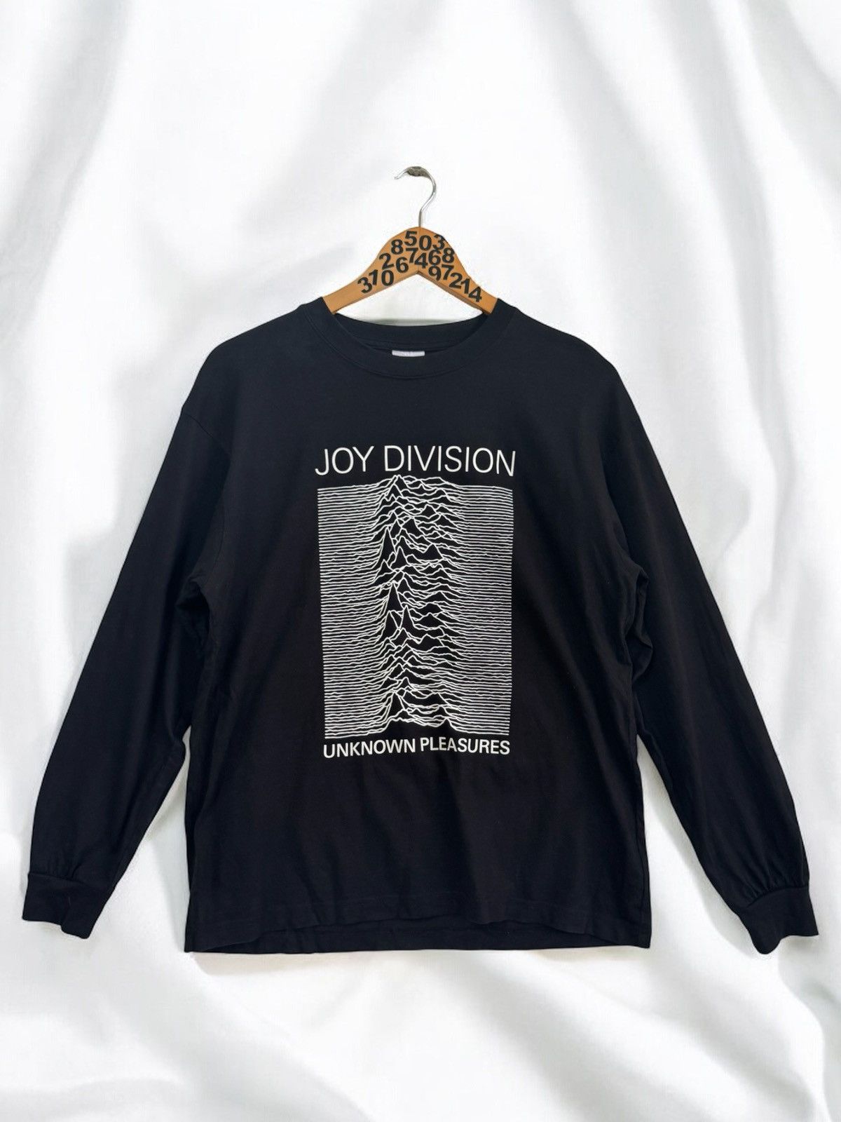 Pleasures Joy Division Unknown Pleasures Spell Out Logo 2023 Size US M / EU 48-50 / 2 - 1 Thumbnail