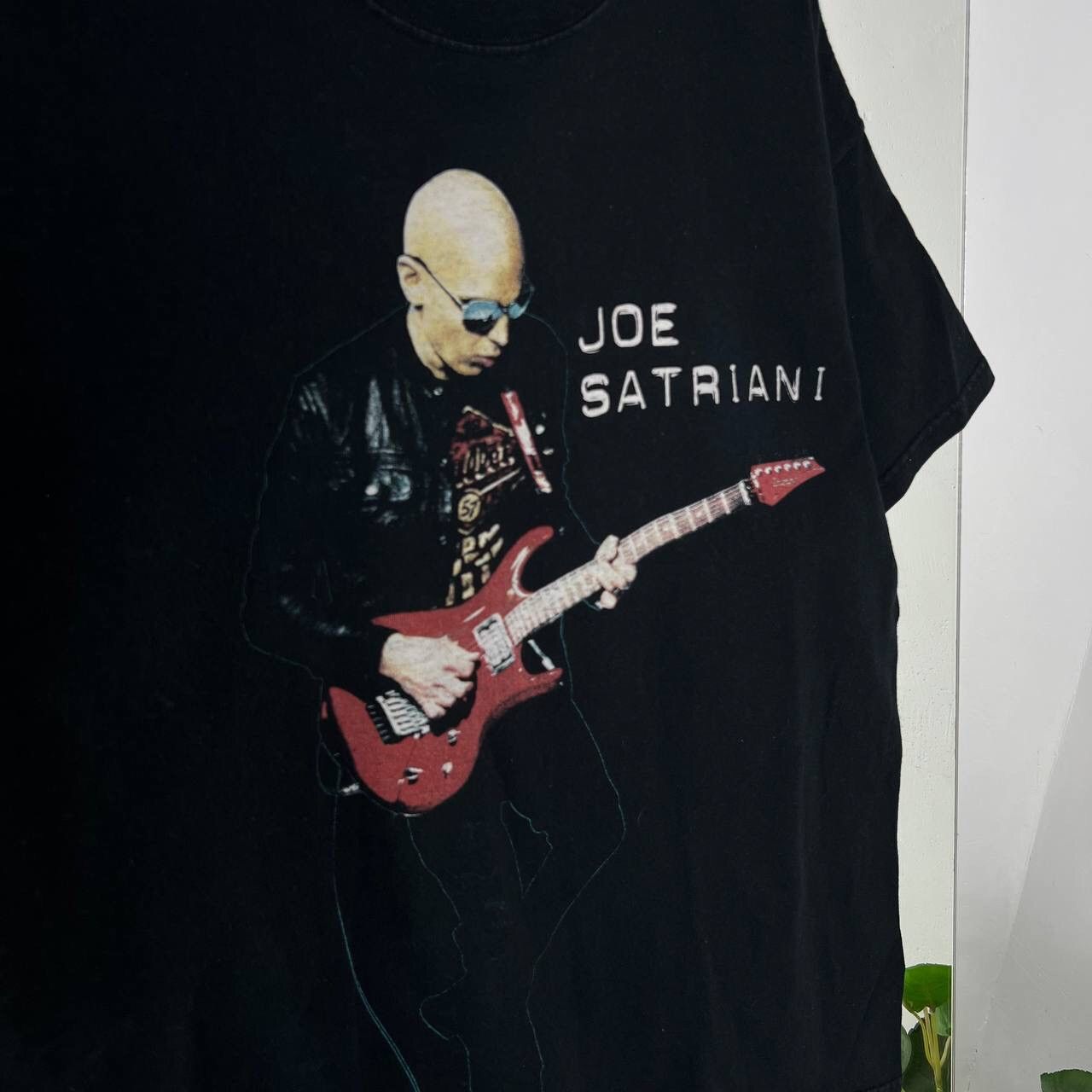 Band Tees Joe Satriani Guitar Teacher World Tour Vintage Tee Size US L / EU 52-54 / 3 - 4 Thumbnail