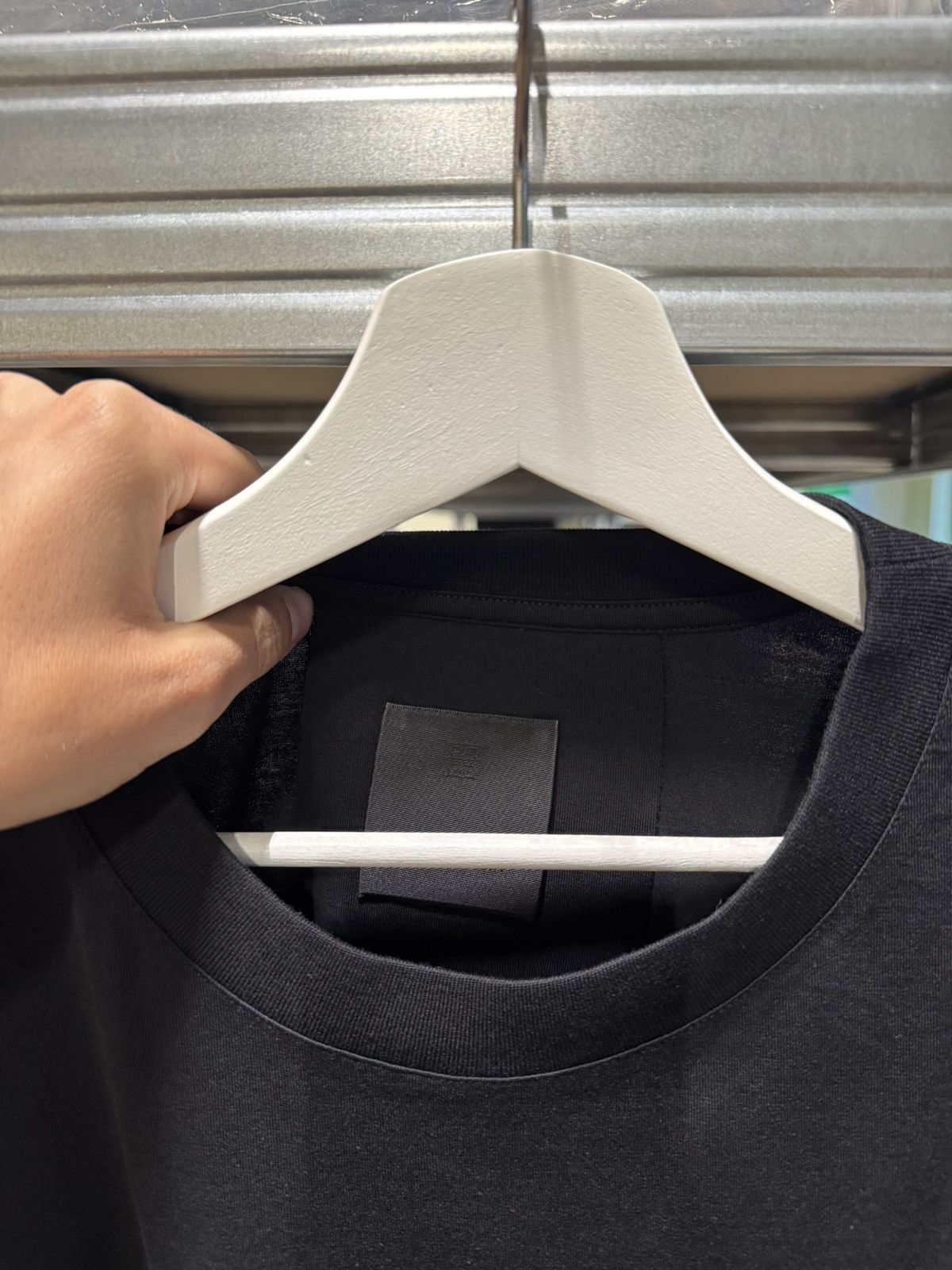Givenchy Givenchy Logo Embossed T-Shirt NEW 600$ Size US L / EU 52-54 / 3 - 3 Thumbnail