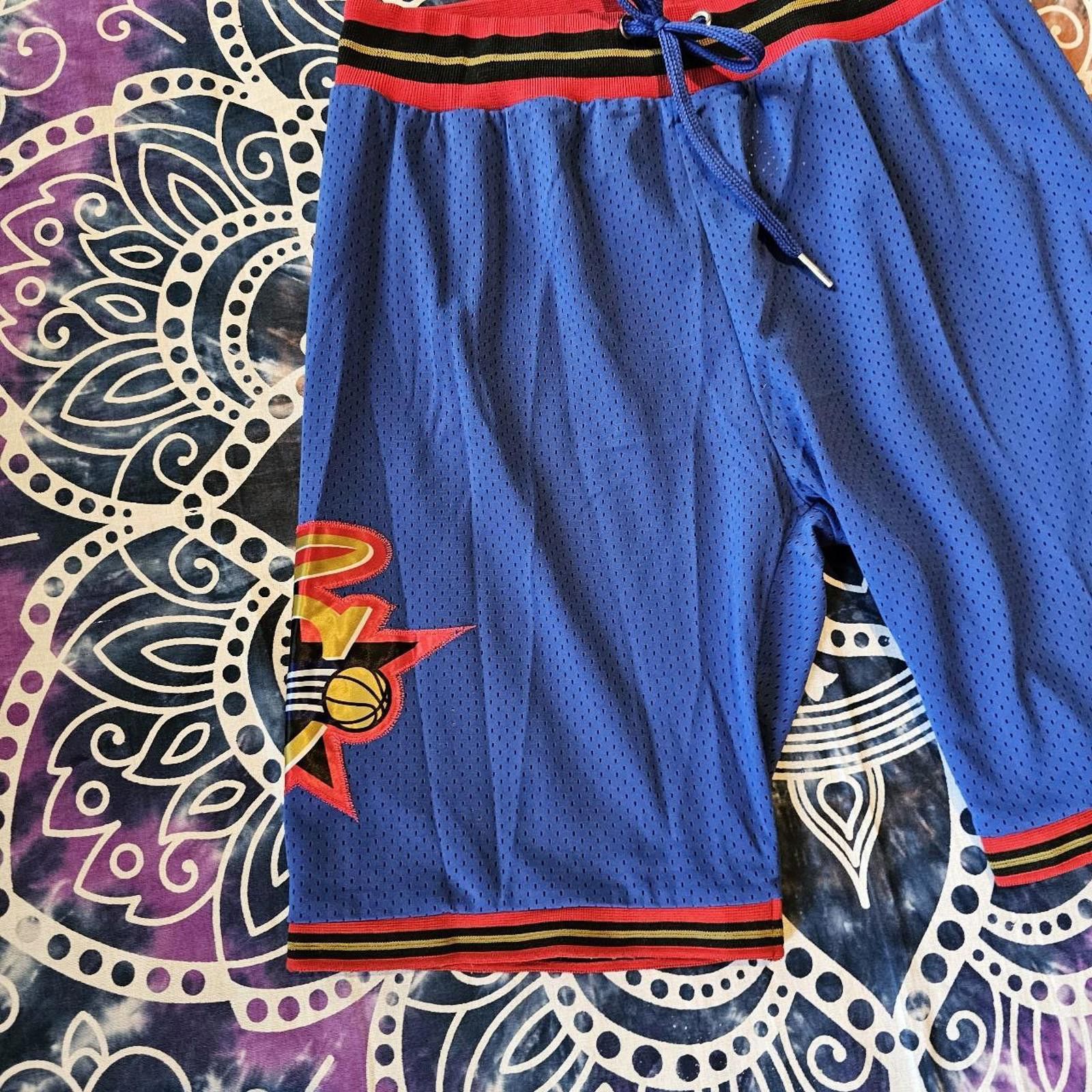 Designer COLLECTED COLLECTIONS MENS LARGE BASKETBALL SHORTS Size US 34 / EU 50 - 2 Thumbnail