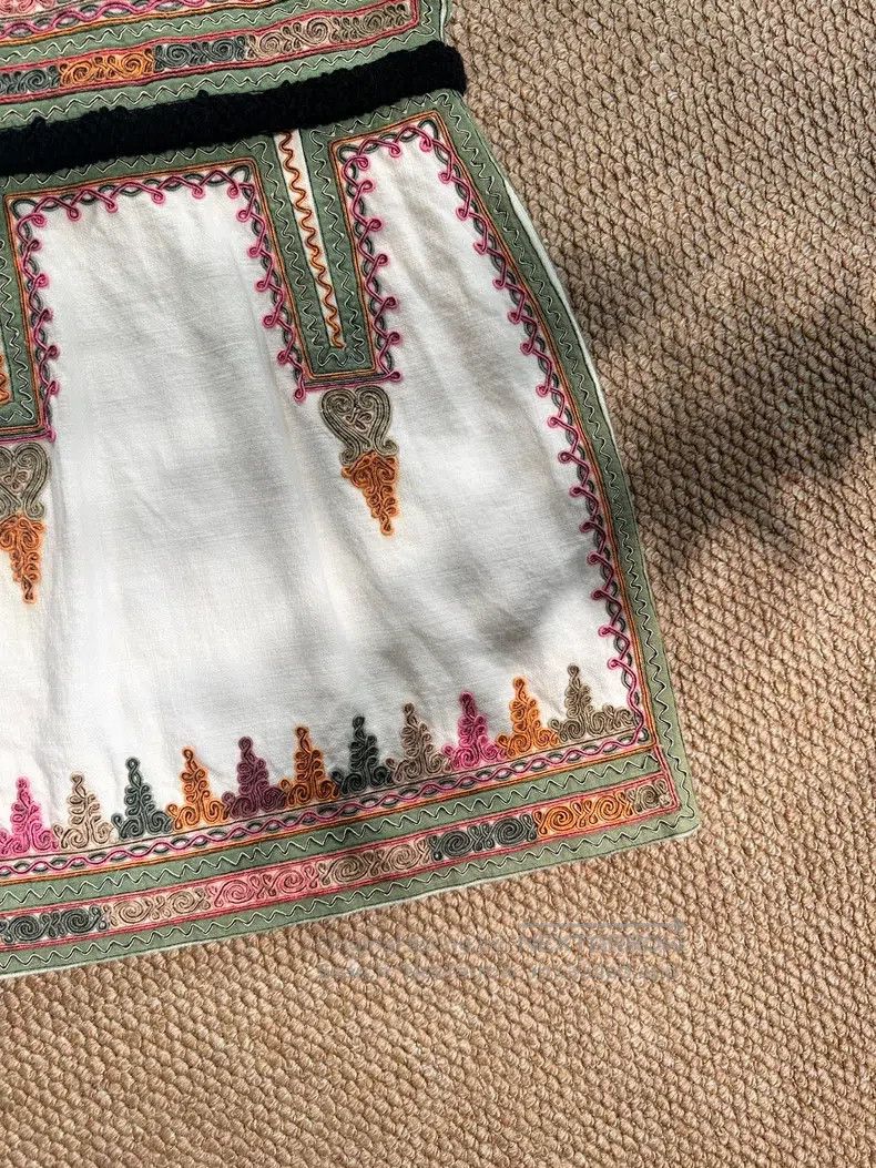Valentino Valentino Hand-embroidered ethnic style dress Size L / US 10 / IT 46 - 3 Thumbnail