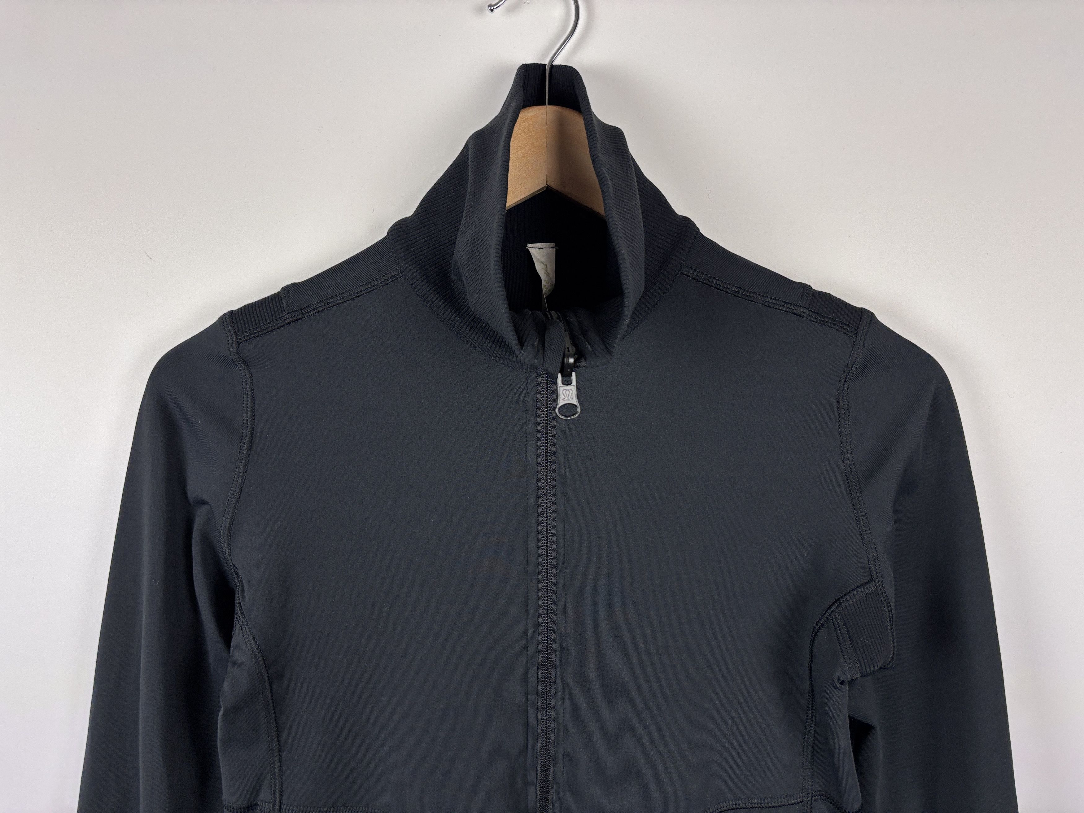 Lululemon Womens Lululemon Full Zip Jacket Black Size 2 Size XS / US 0-2 / IT 36-38 - 2 Thumbnail