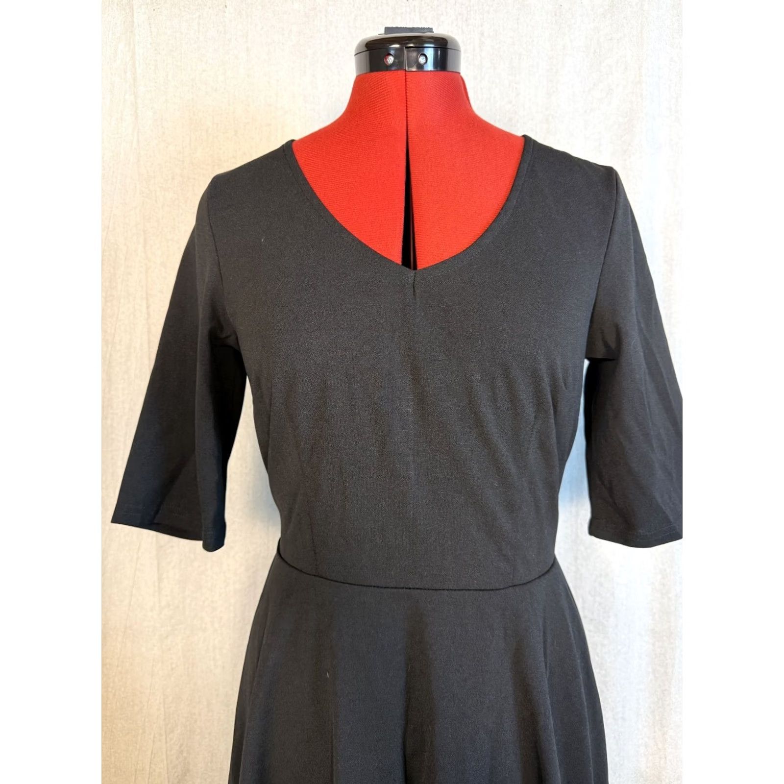 Black Halo ELESOL Women's Midi Dress Black Medium Half Sleeve Stretch Flare NWT F423 Size M / US 6-8 / IT 42-44 - 2 Thumbnail