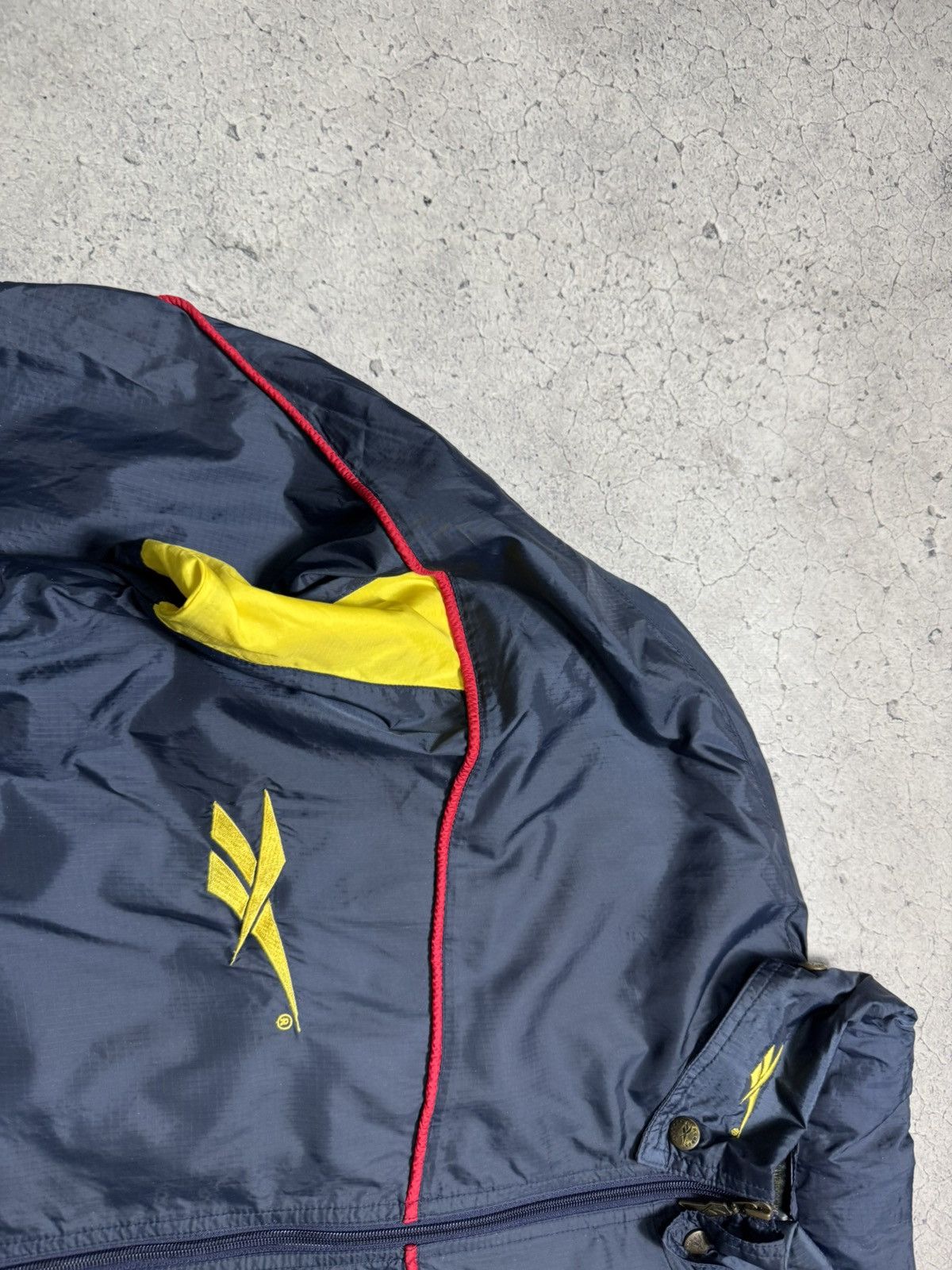 Reebok Reebok FC Liverpool Nylon Jacket Vintage 90s Rare Carlsberg Size US S / EU 44-46 / 1 - 7 Thumbnail