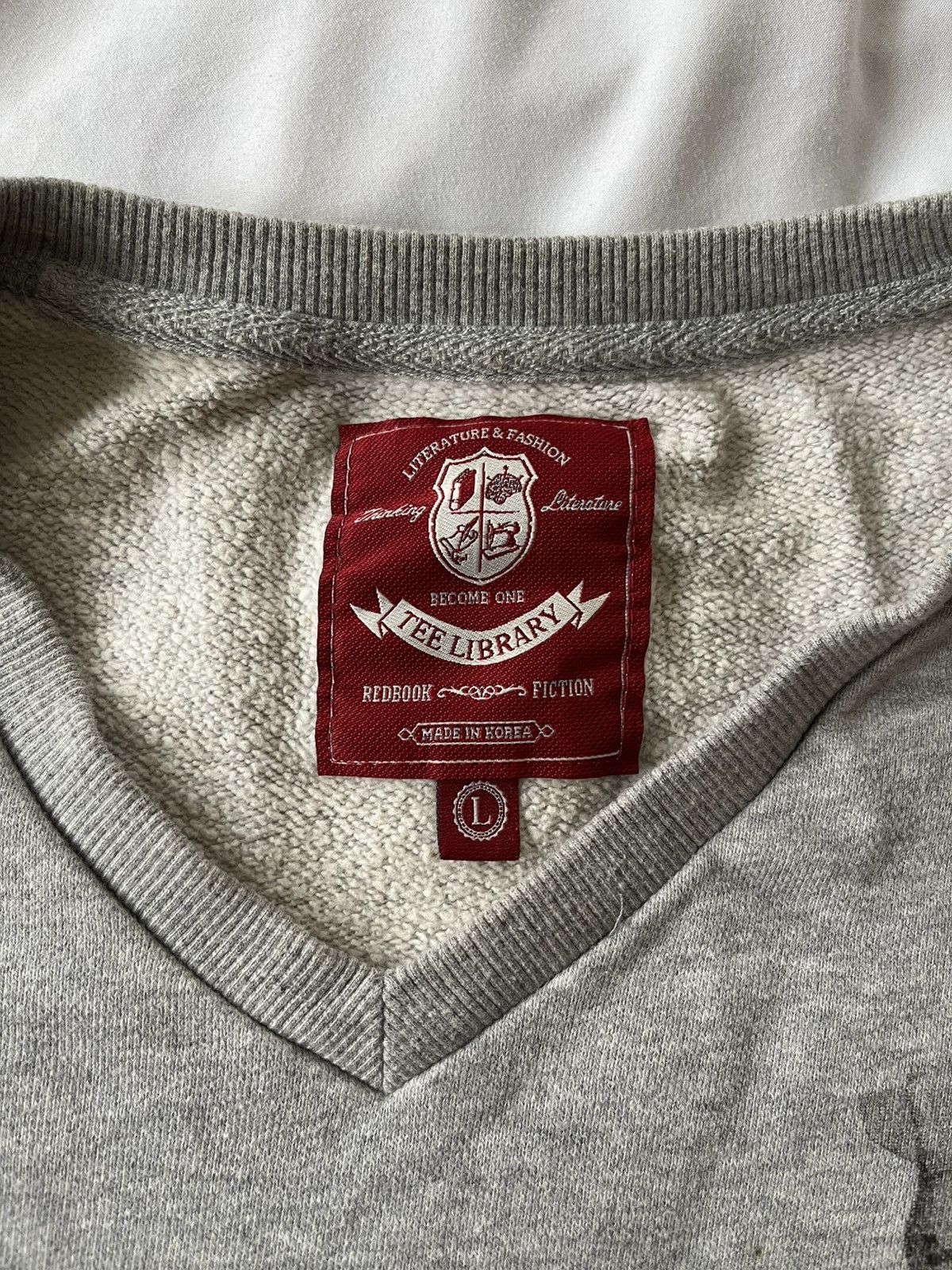 Tee Library Tee Library Redbook Fiction Peace and Love V-Neck Sweater Size US L / EU 52-54 / 3 - 3 Thumbnail