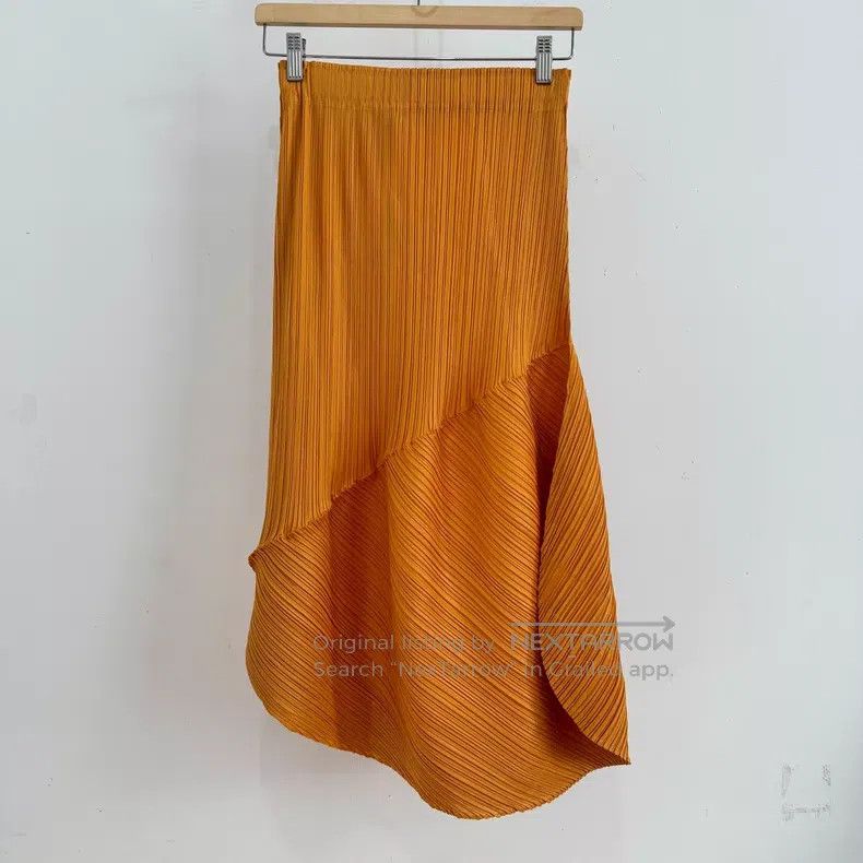 Issey Miyake Issey Miyake Yellow Midi Skirt Size 25" / US 0 / IT 36 - 1 Thumbnail