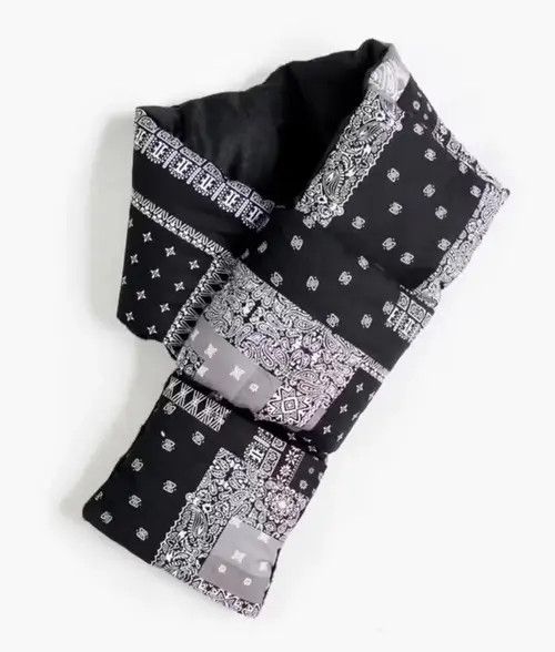 Japanese Brand Fashion hip hop bandana print puffer scarf with pocket Size ONE SIZE - 4 Thumbnail