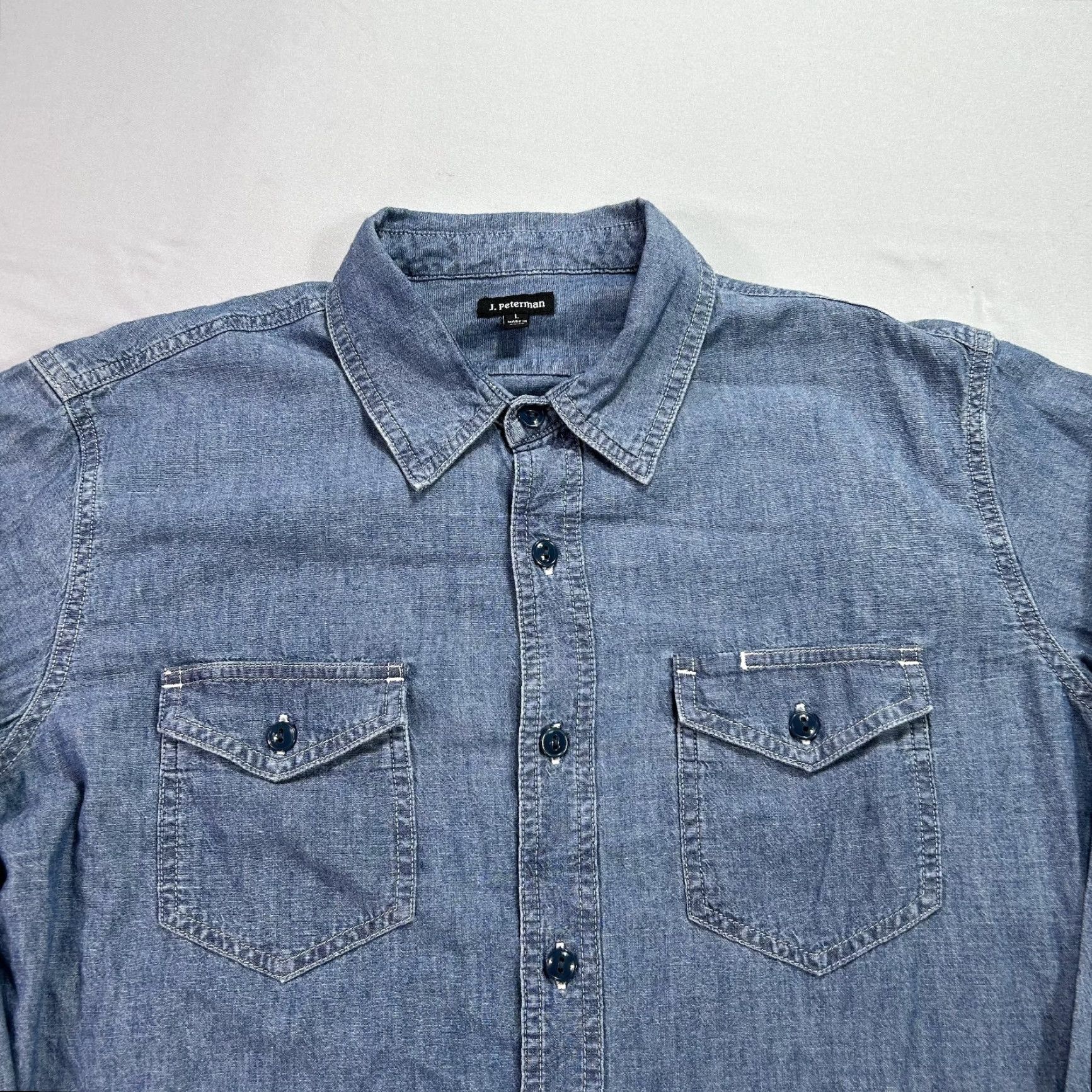 Denime NWOT J. Peterman Shirt Mens L Blue Denim Button-Up Lightweight Casual Preppy Cotton Shirt Men’s Large Blue Denim Button-Up Regular Fit Size US L / EU 52-54 / 3 - 3 Thumbnail