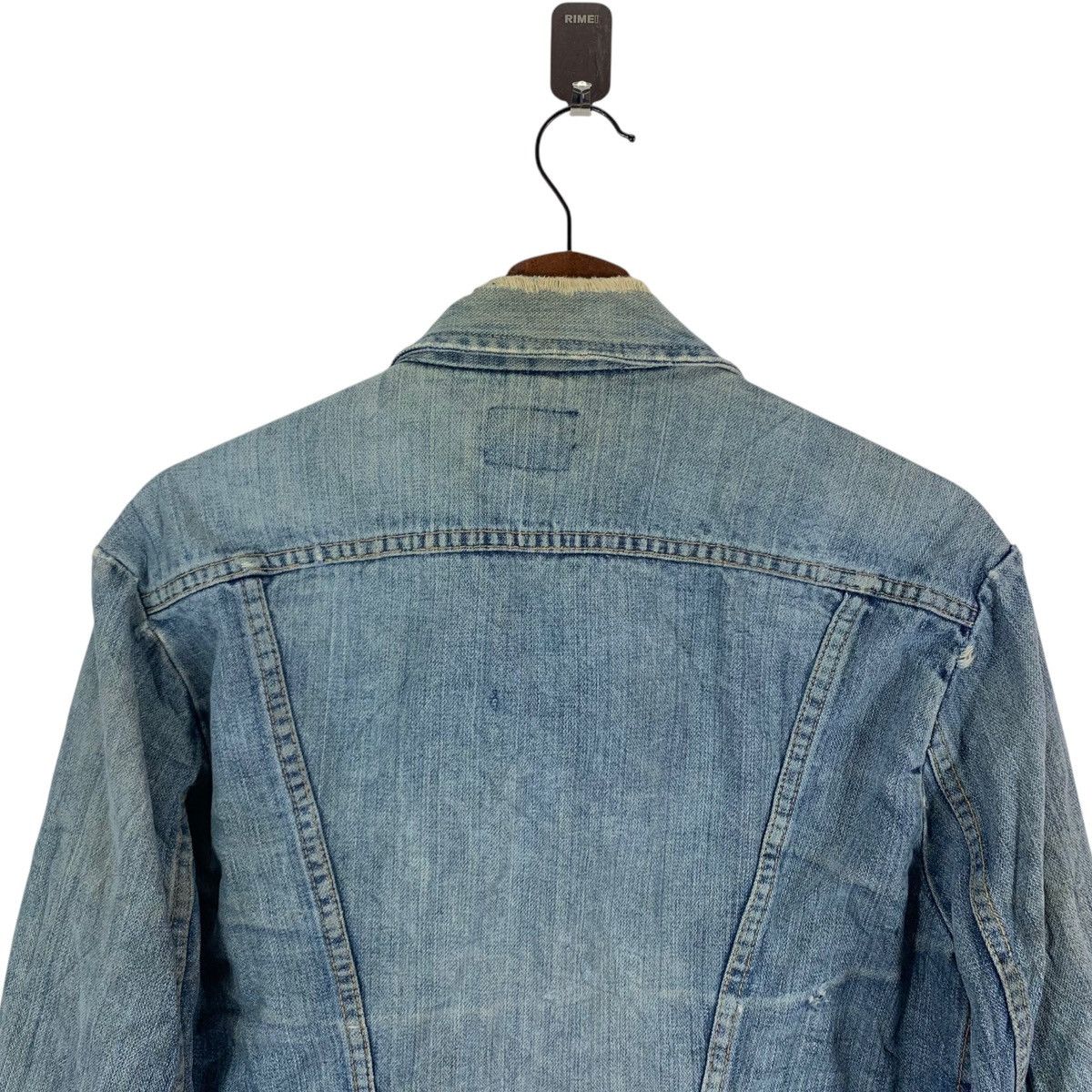 Vintage VINTAGE MAVERICK DISTRESSED DENIM TRUCKER JACKET Size US S / EU 44-46 / 1 - 10 Thumbnail