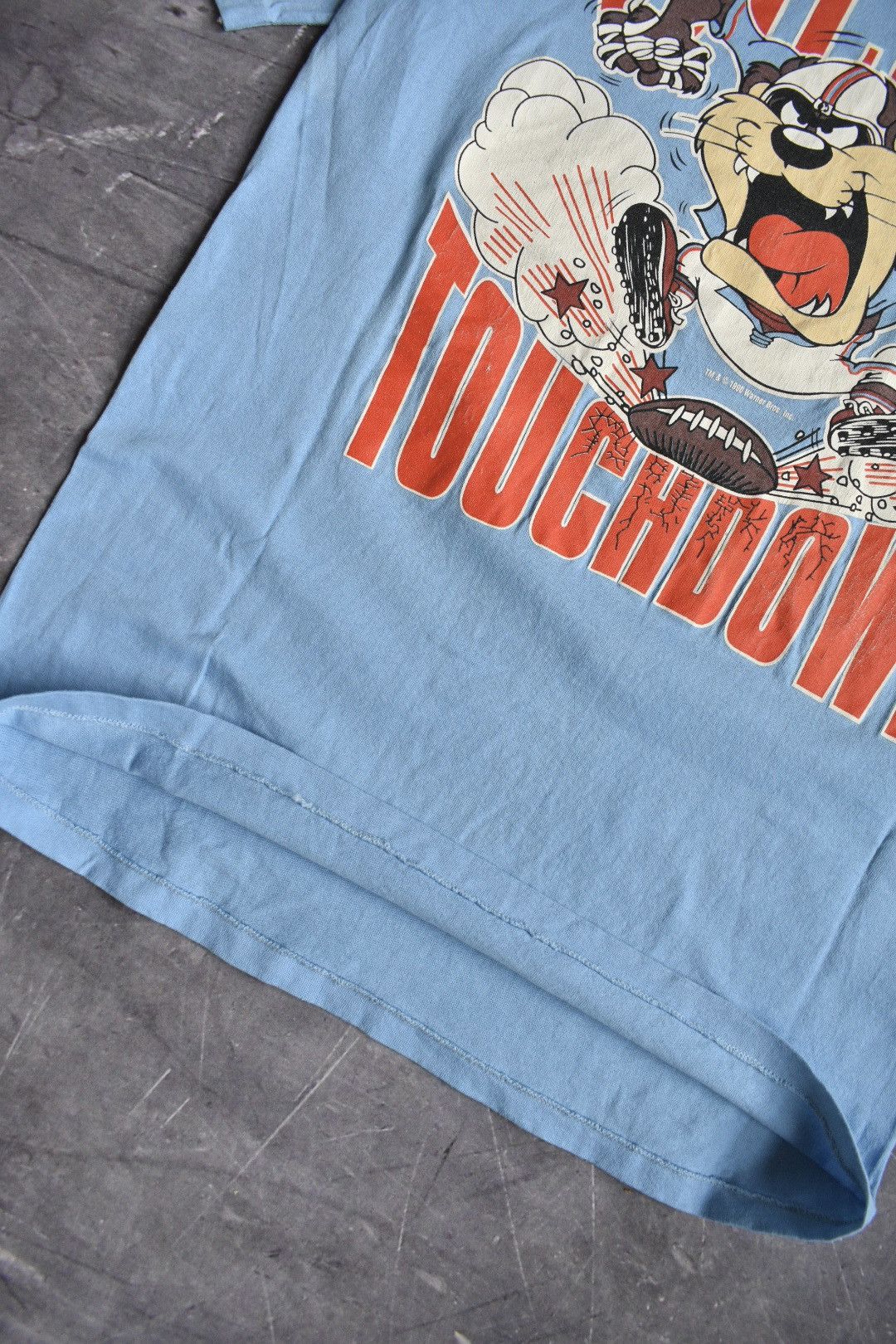 Vintage Vintage ‘90 Houston Oilers X Taz NFL T-shirt (M) Size US M / EU 48-50 / 2 - 3 Thumbnail