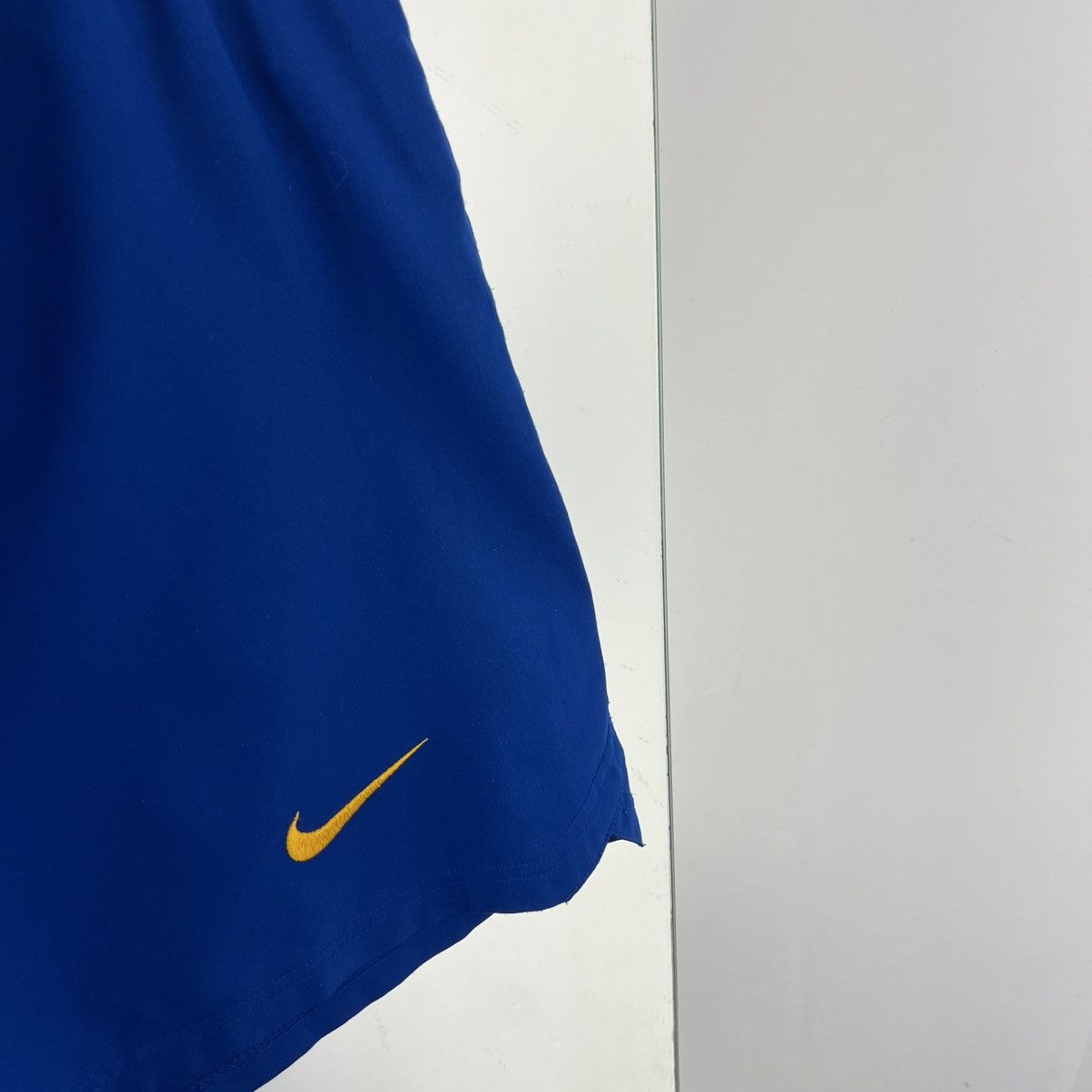 Nike Vintage Y2K Nike Arsenal Soccer Jersey Shorts Size US 30 / EU 46 - 4 Thumbnail